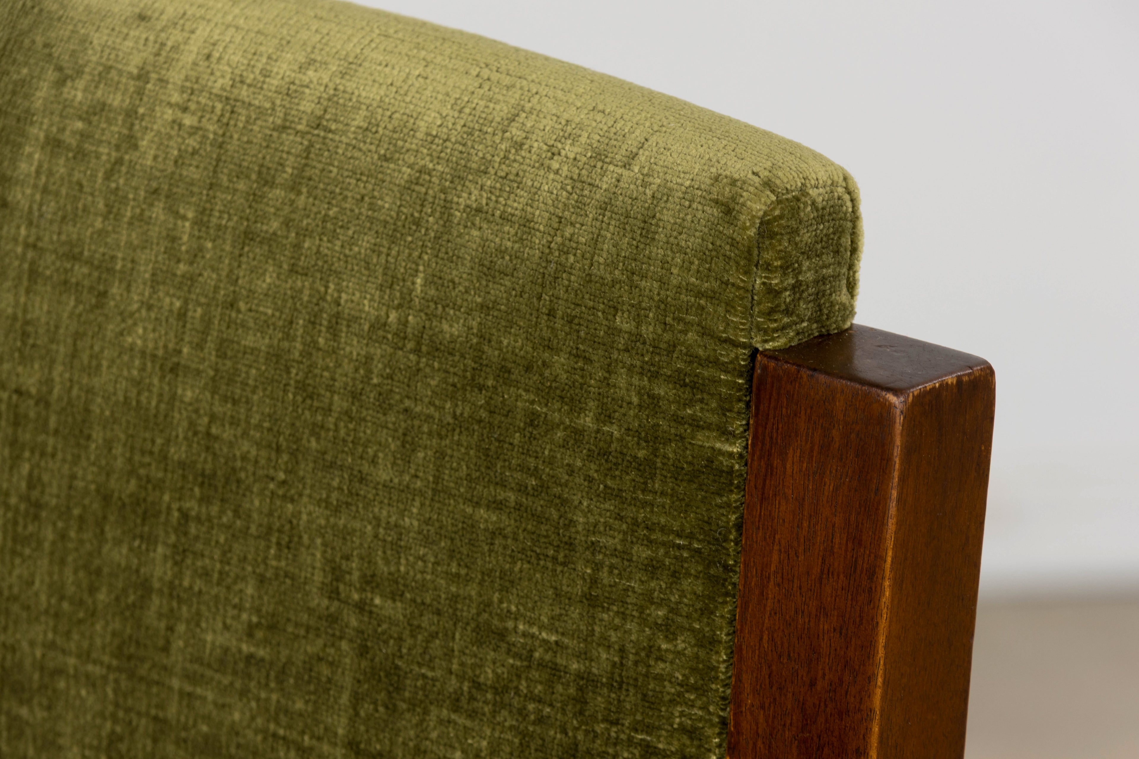 1930s French Art Deco Walnut Dining Chairs in Olive Green Velvet – Set of 10