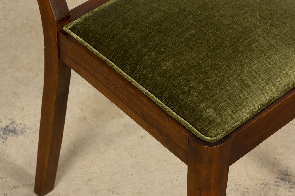 1930s French Art Deco Walnut Dining Chairs in Olive Green Velvet – Set of 10