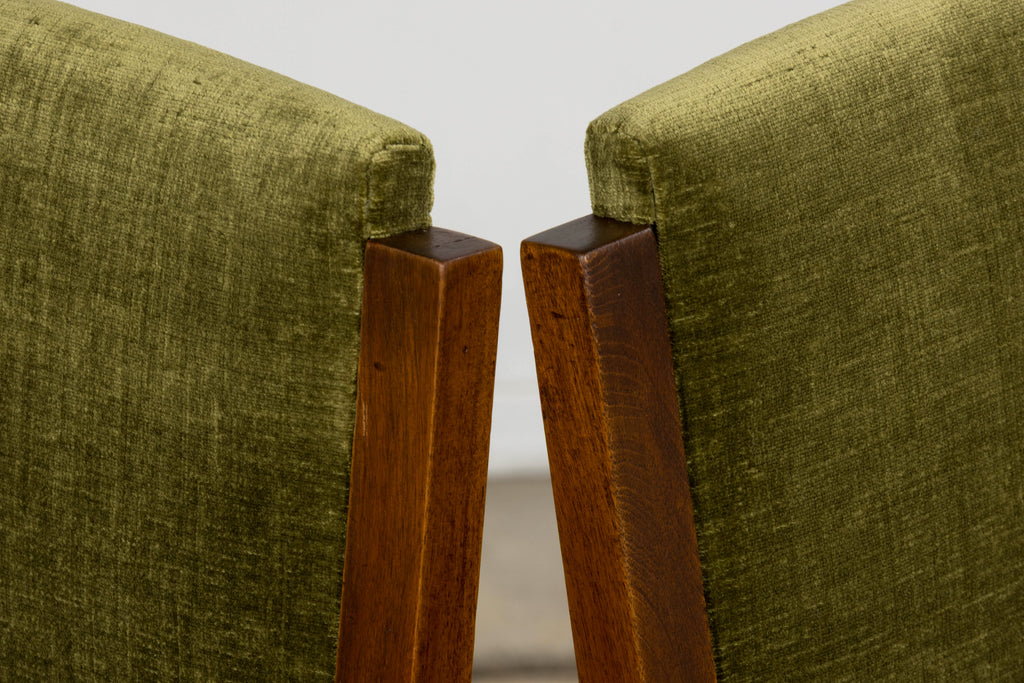 1930s French Art Deco Walnut Dining Chairs in Olive Green Velvet – Set of 10
