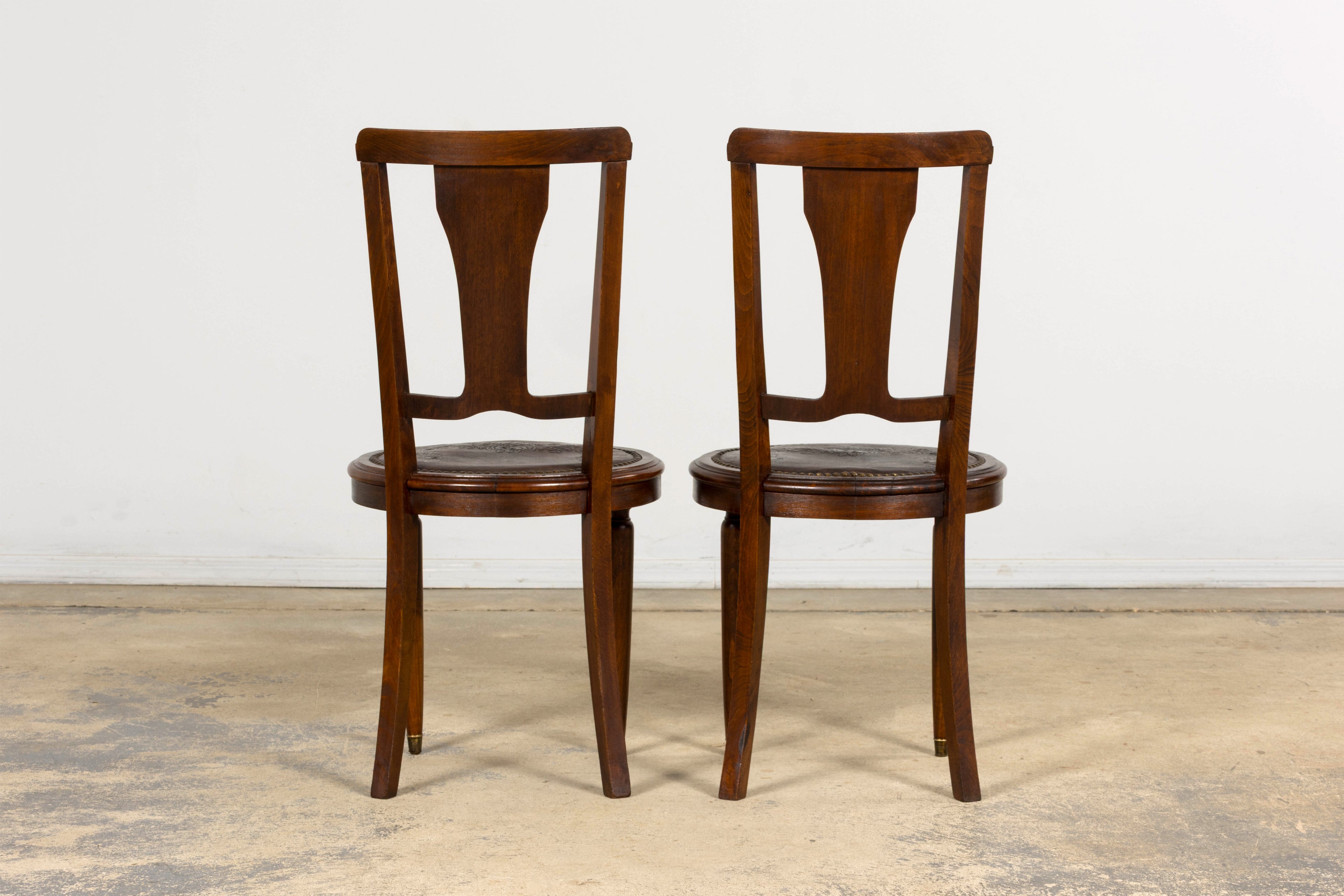 1930s French Art Deco Walnut Dining Chairs With Leather Seats, Set of 8