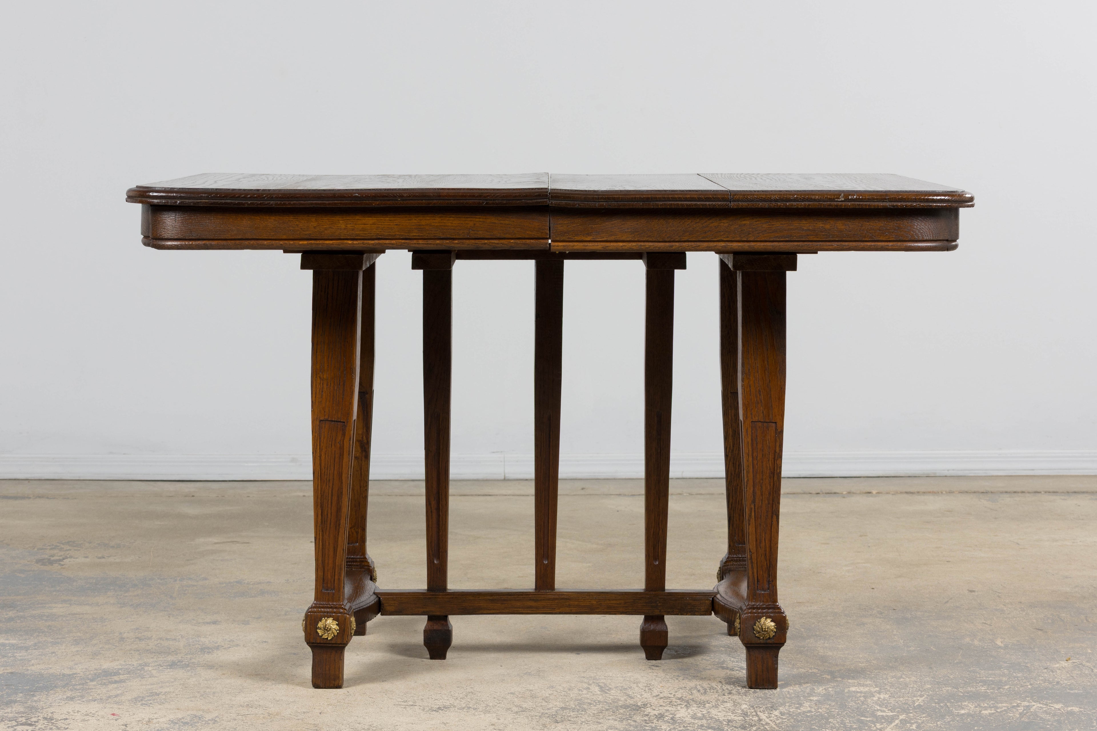 1930s French Parisian Art Deco Oak Extendable Dining Table