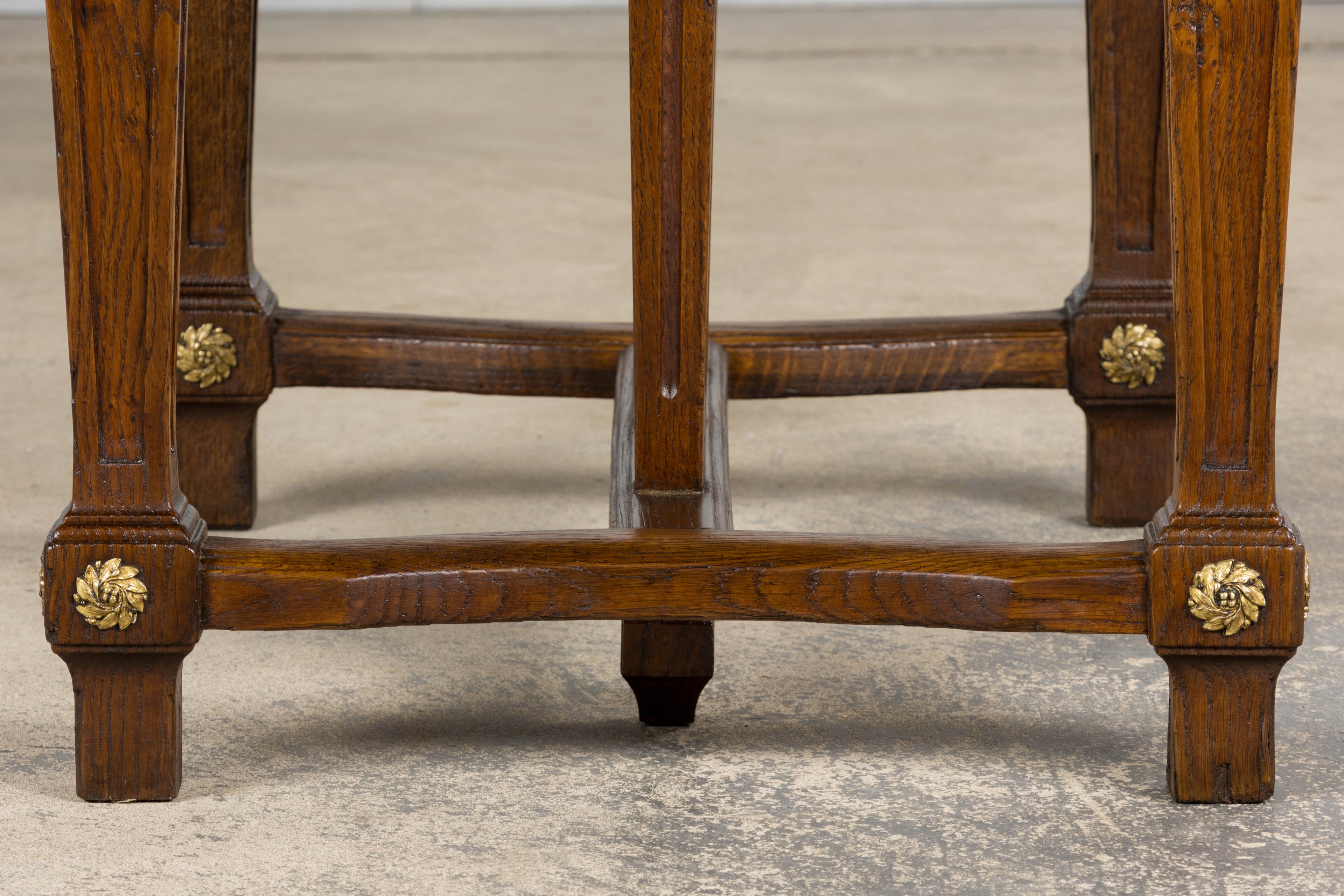 1930s French Parisian Art Deco Oak Extendable Dining Table