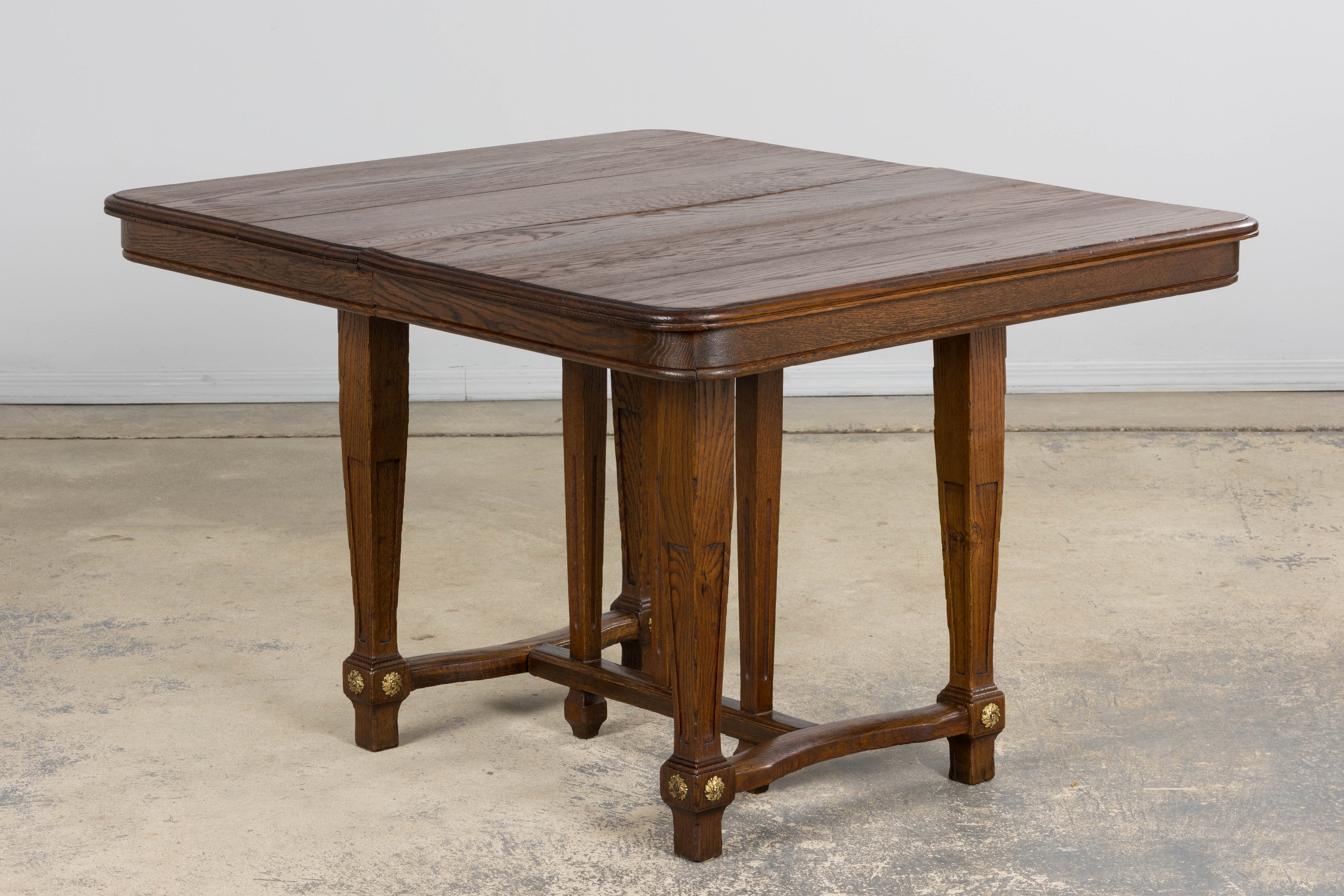 1930s French Parisian Art Deco Oak Extendable Dining Table