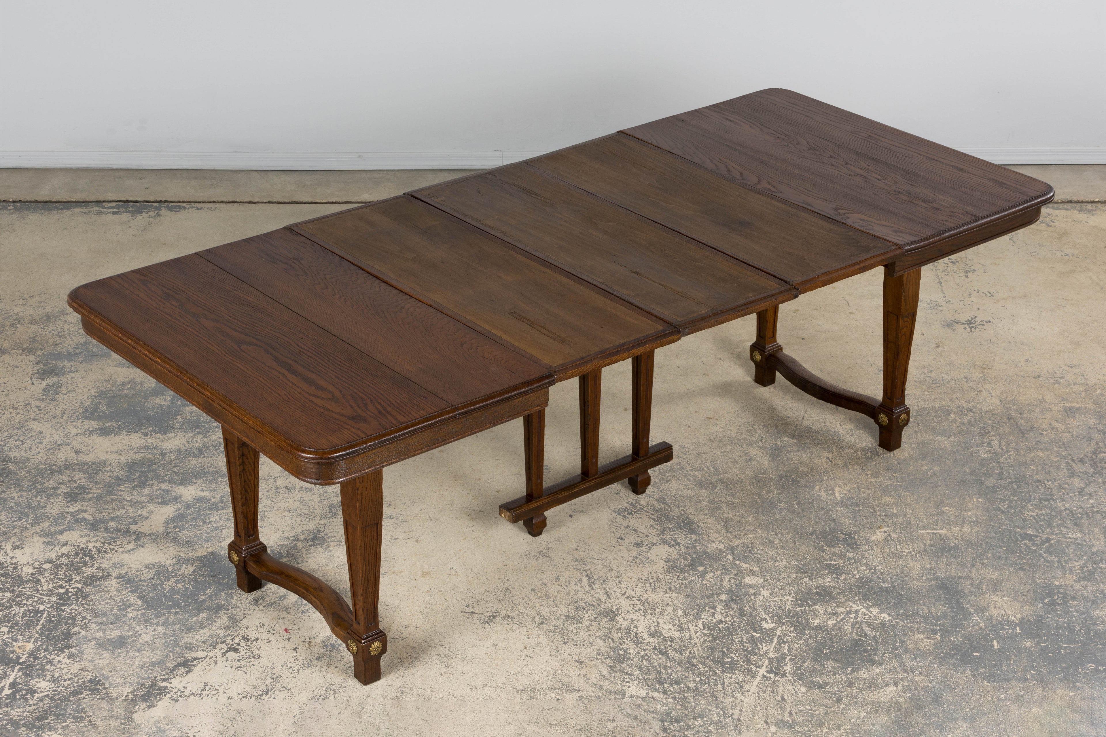 1930s French Parisian Art Deco Oak Extendable Dining Table