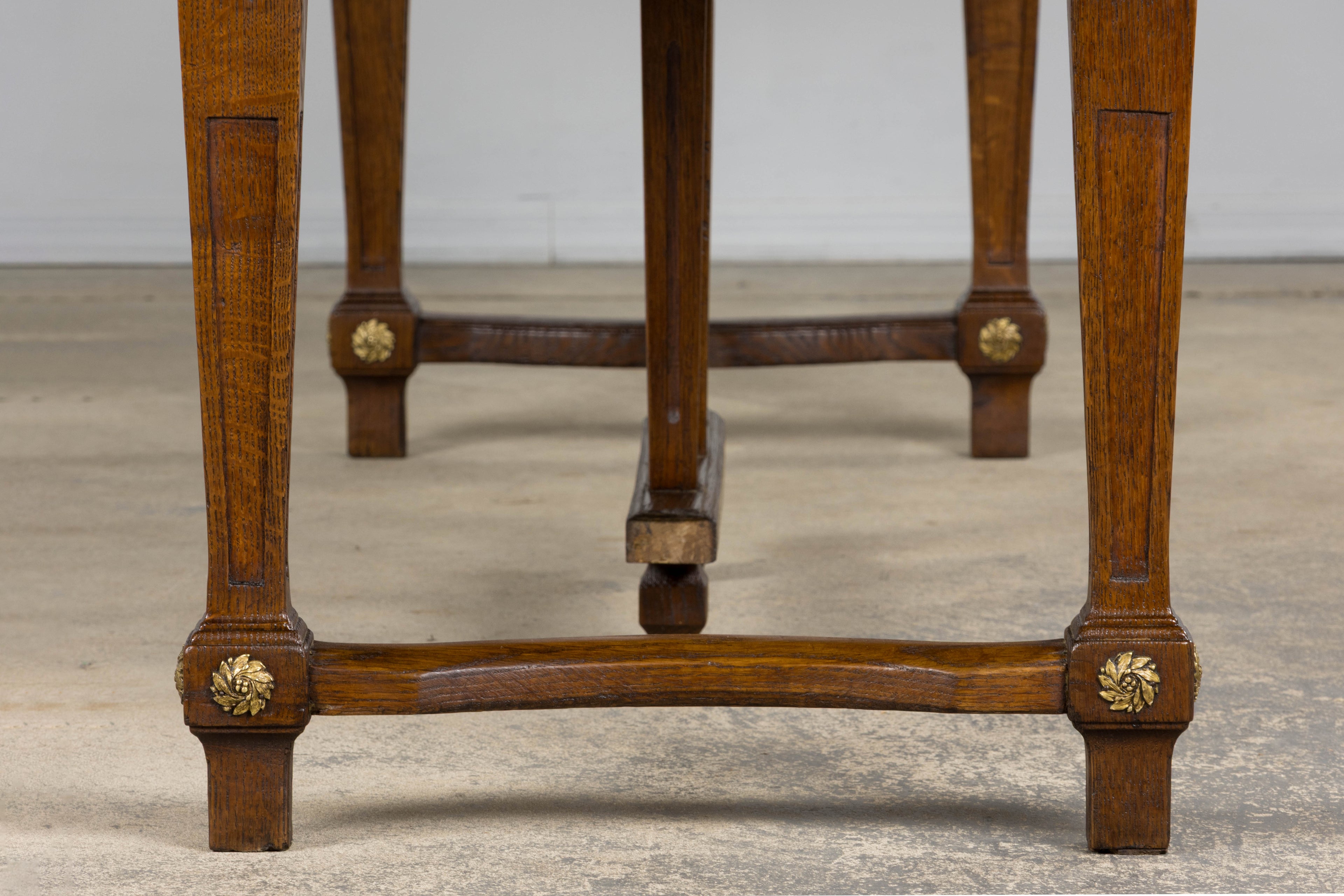 1930s French Parisian Art Deco Oak Extendable Dining Table