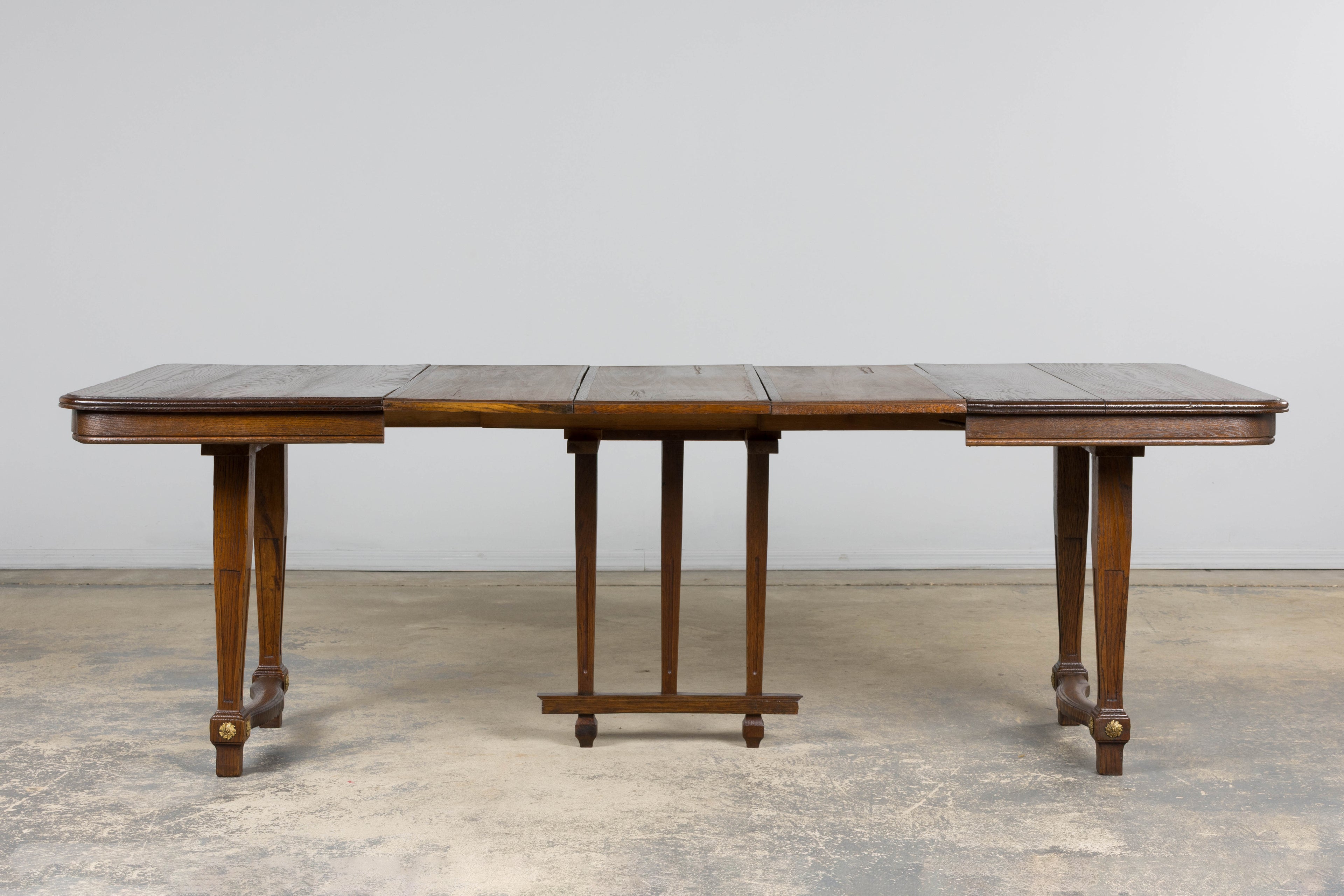 1930s French Parisian Art Deco Oak Extendable Dining Table