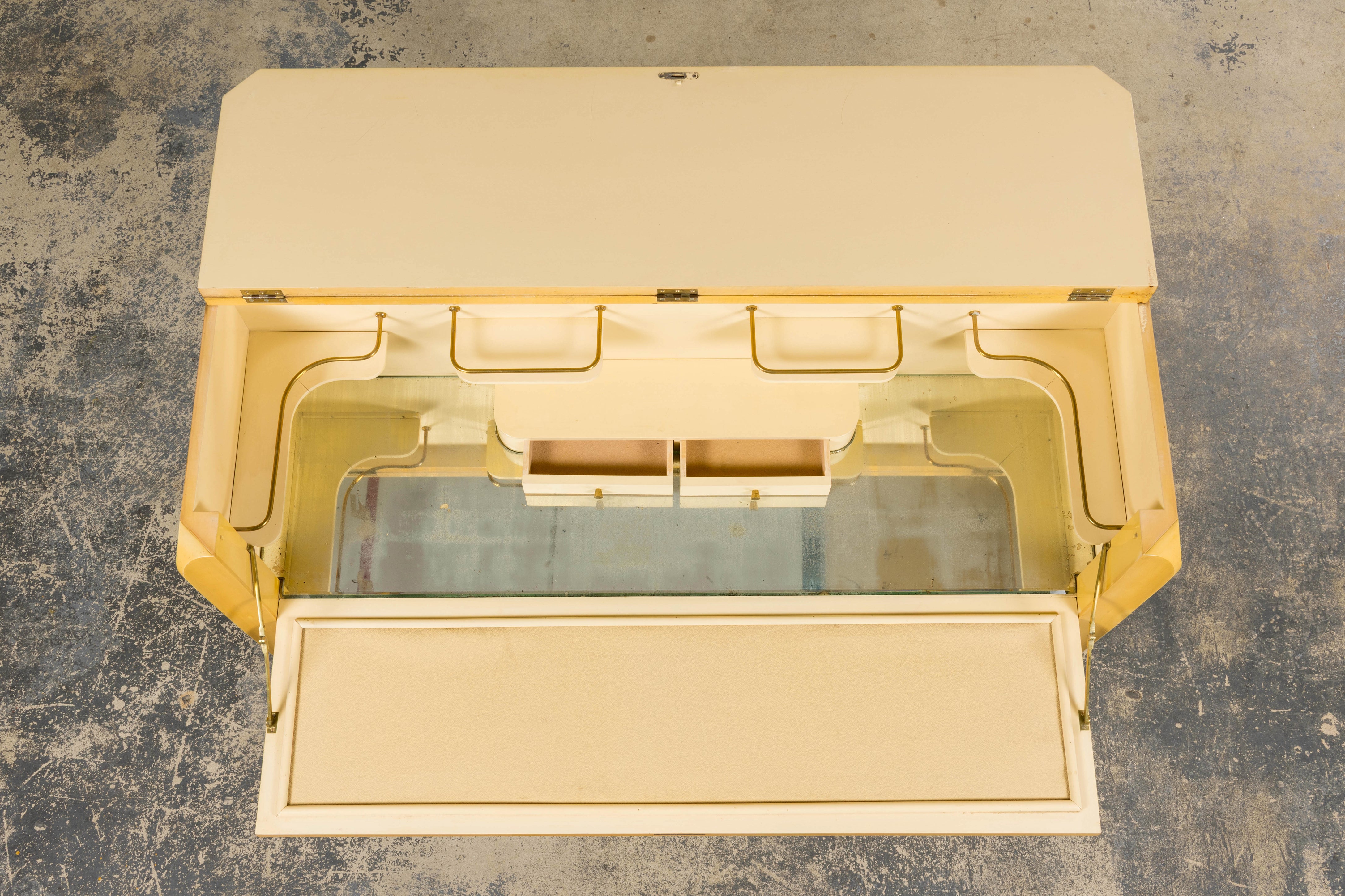 1930s French Art Deco Blond Lacquer Bar Cabinet