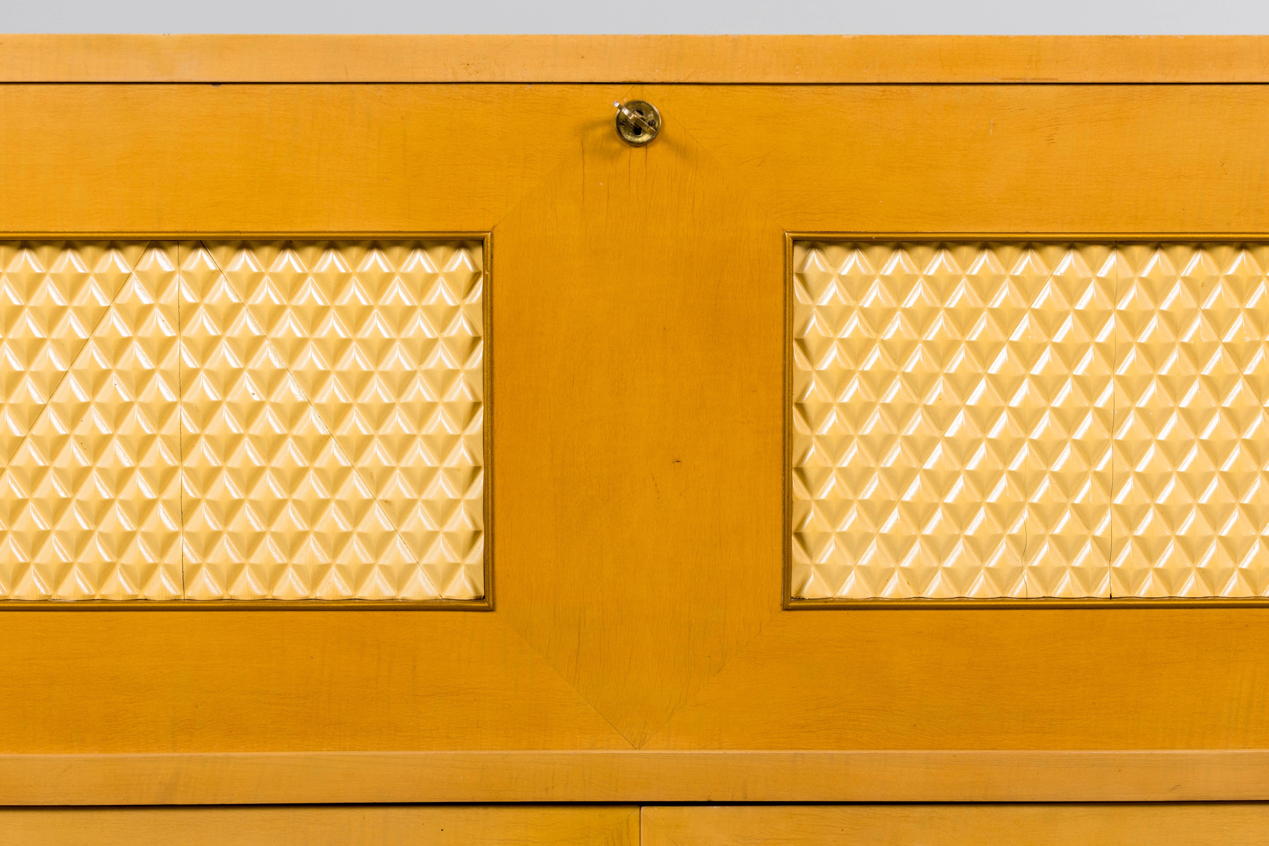 1930s French Art Deco Blond Lacquer Bar Cabinet