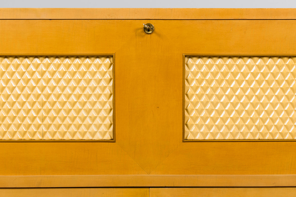 1930s French Art Deco Blond Lacquer Bar Cabinet