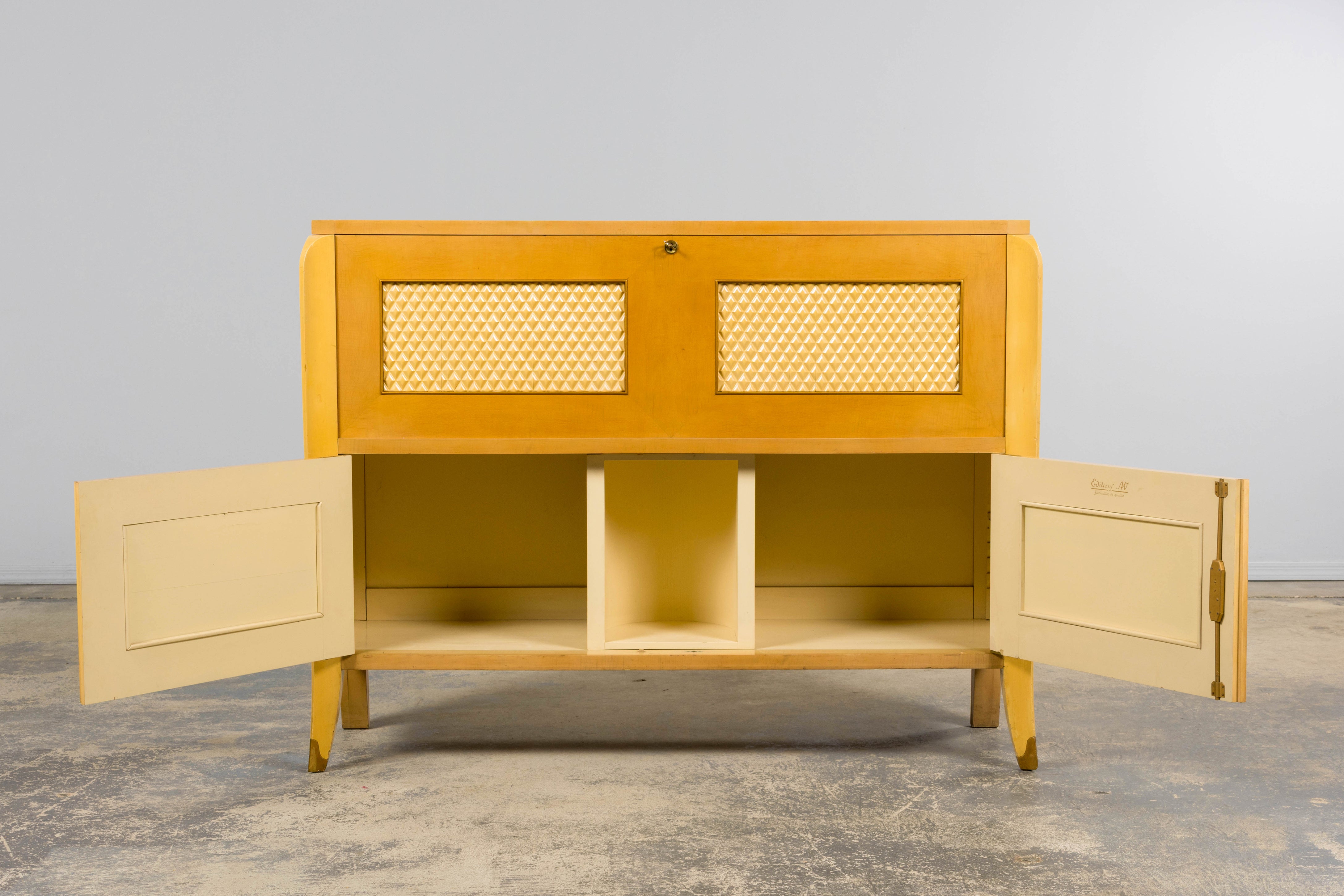 1930s French Art Deco Blond Lacquer Bar Cabinet