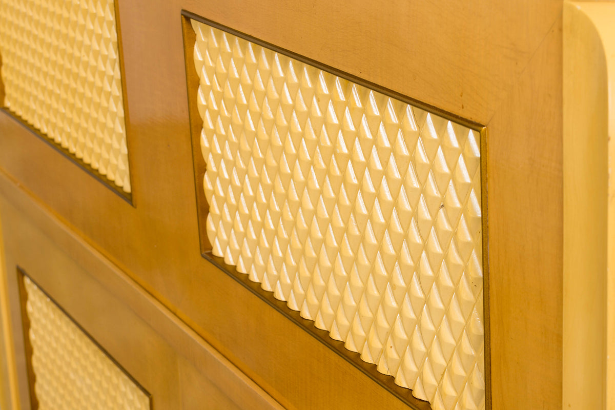 1930s French Art Deco Blond Lacquer Bar Cabinet