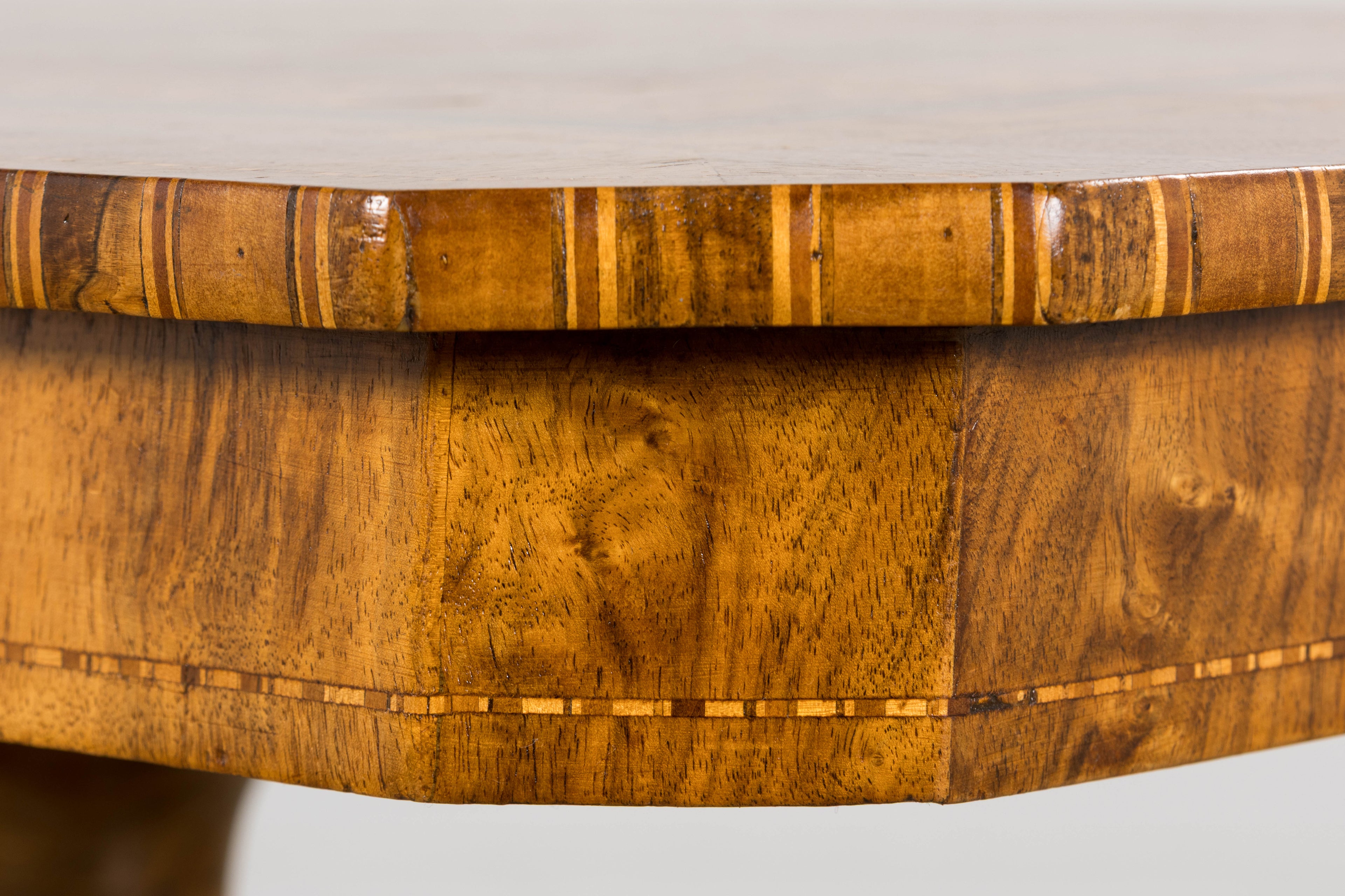 19th Century Italian Napoleon III Style Inlay Walnut Sorrento Pedestal Table