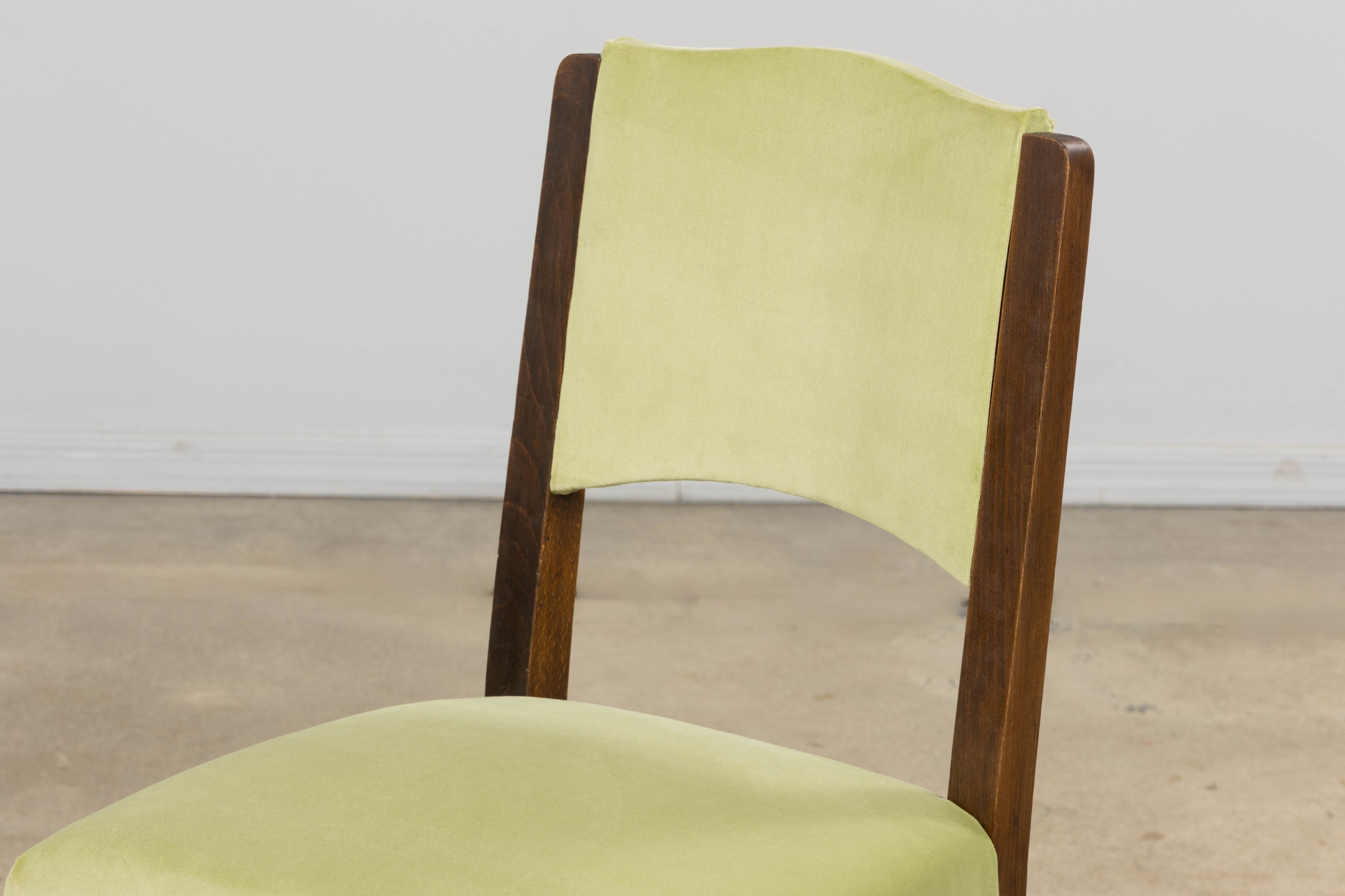 1930s French Art Deco Oak Dining Chairs in Laurel Green Velvet - Set of 6