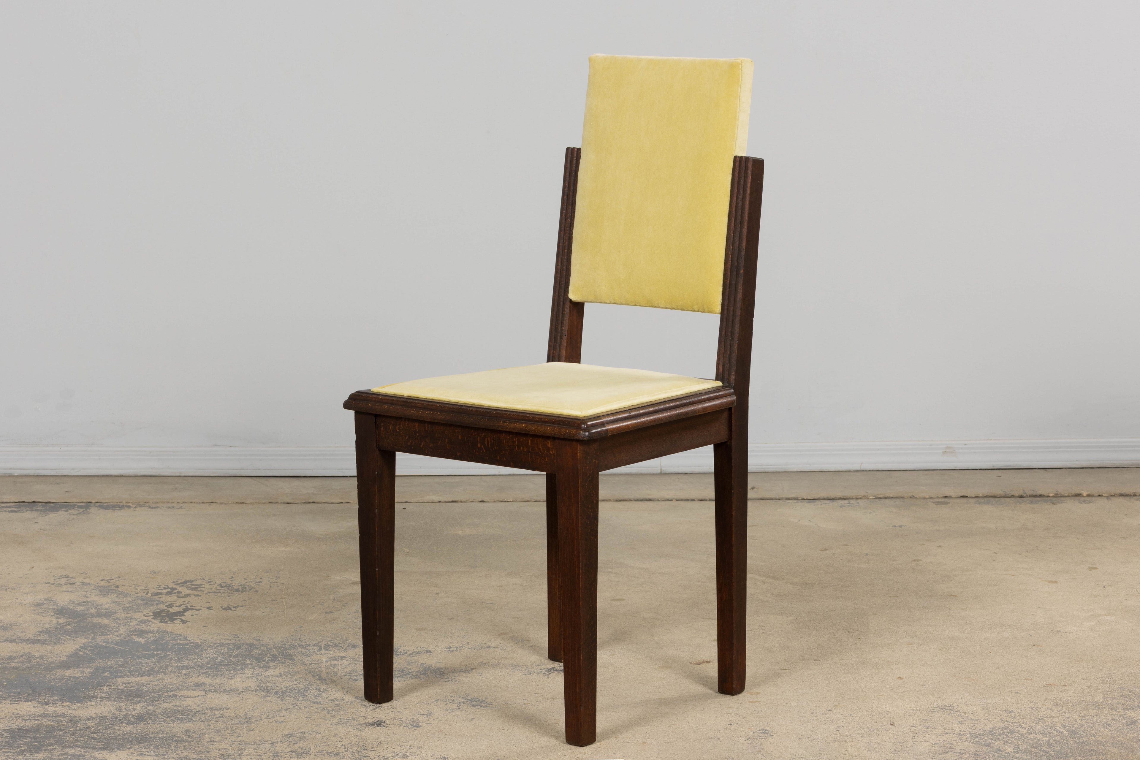 1930s French Art Deco Oak Dining Chairs in Light Yellow Velvet – Set of 8