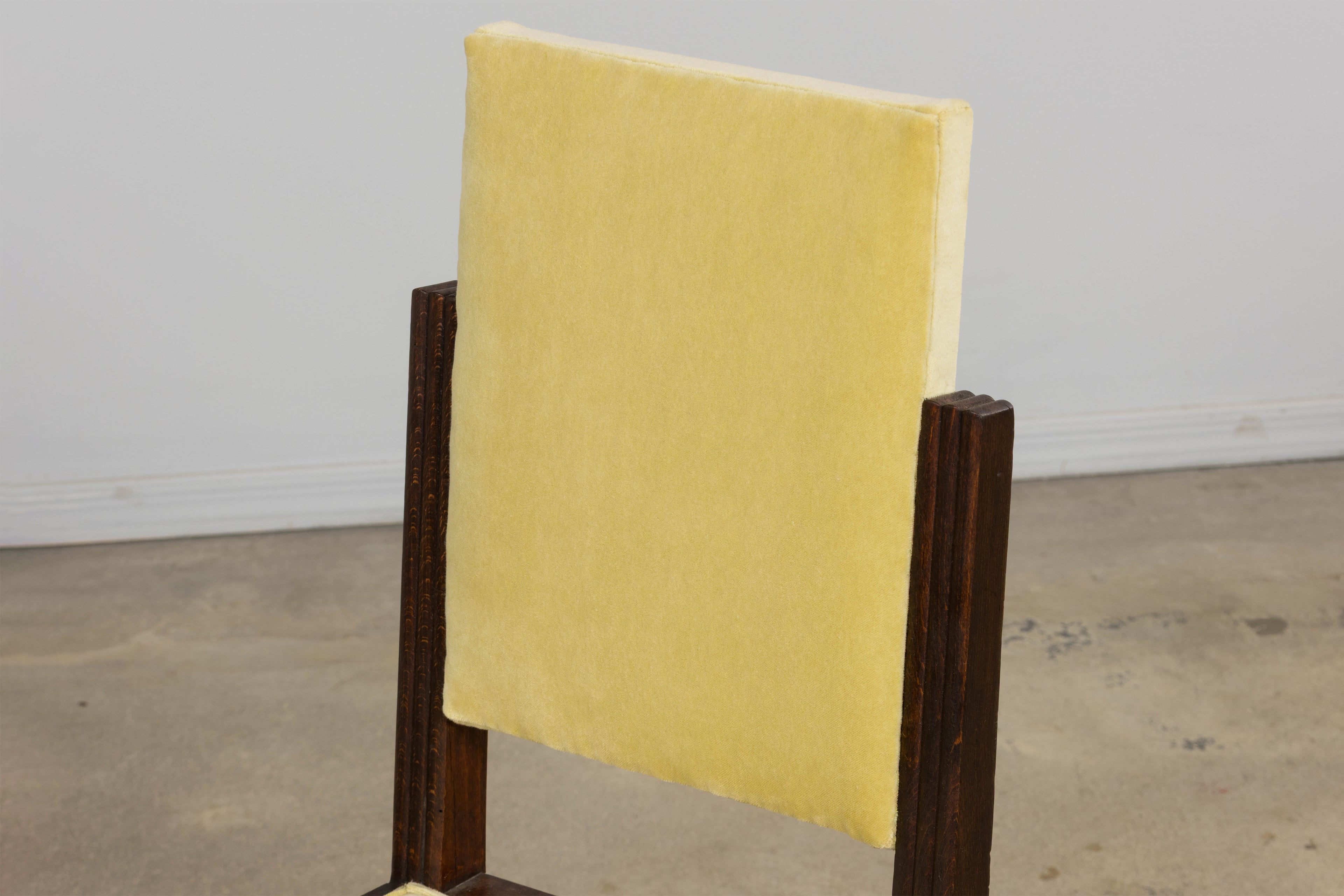 1930s French Art Deco Oak Dining Chairs in Light Yellow Velvet – Set of 8