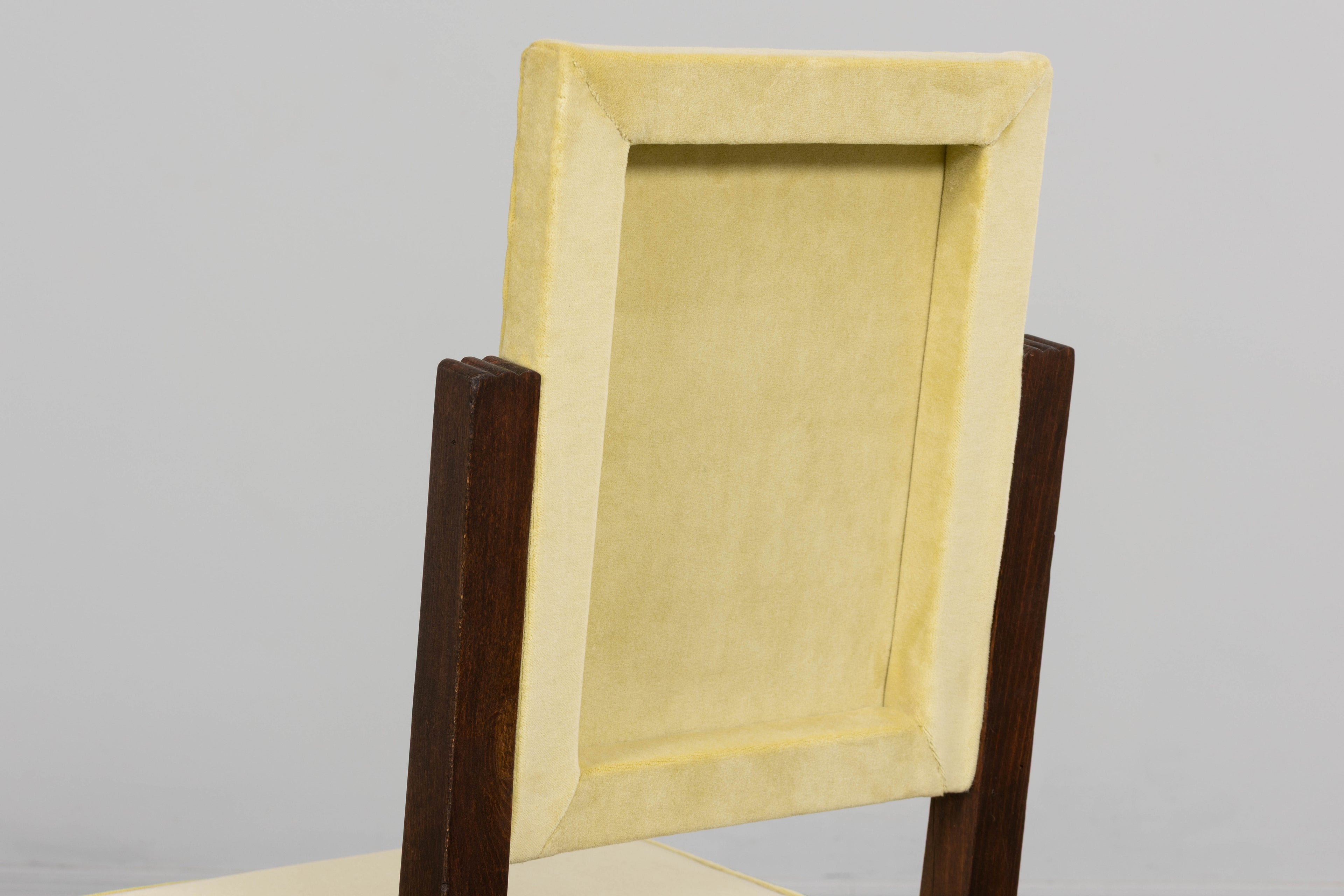 1930s French Art Deco Oak Dining Chairs in Light Yellow Velvet – Set of 8