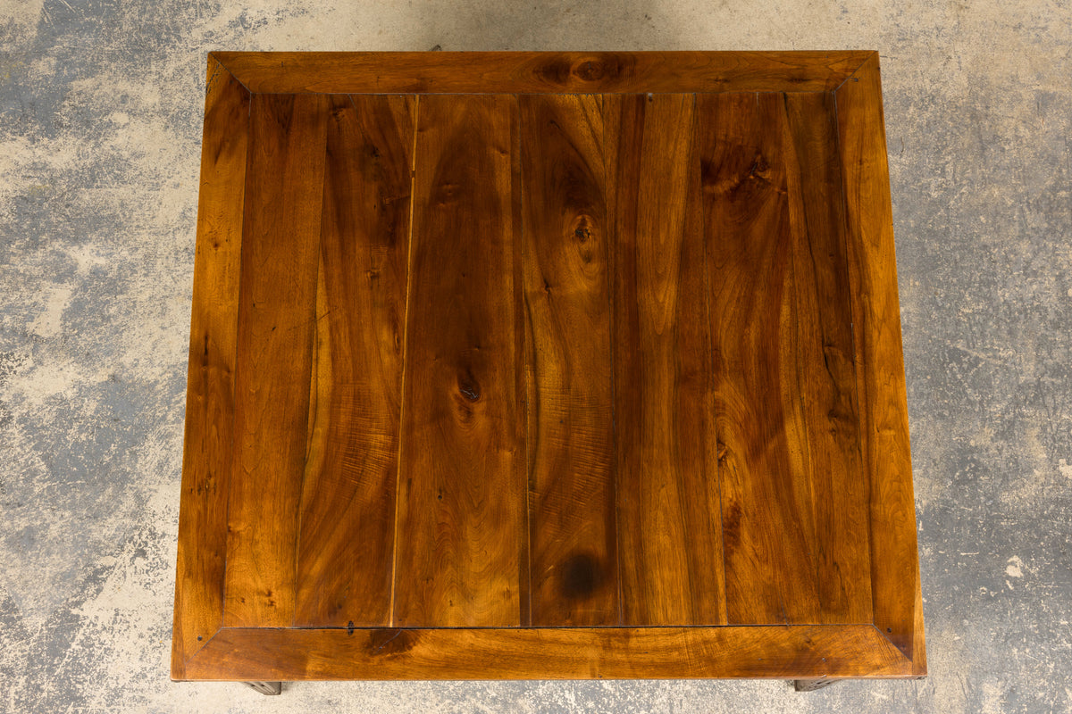 19th Century French Neoclassical Louis XVI Walnut Extendable Dining Table