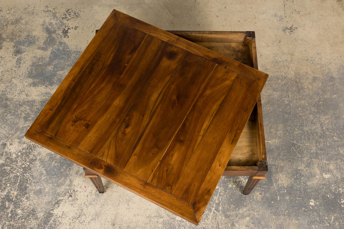 19th Century French Neoclassical Louis XVI Walnut Extendable Dining Table