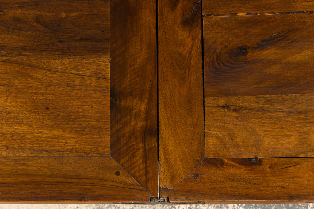 19th Century French Neoclassical Louis XVI Walnut Extendable Dining Table