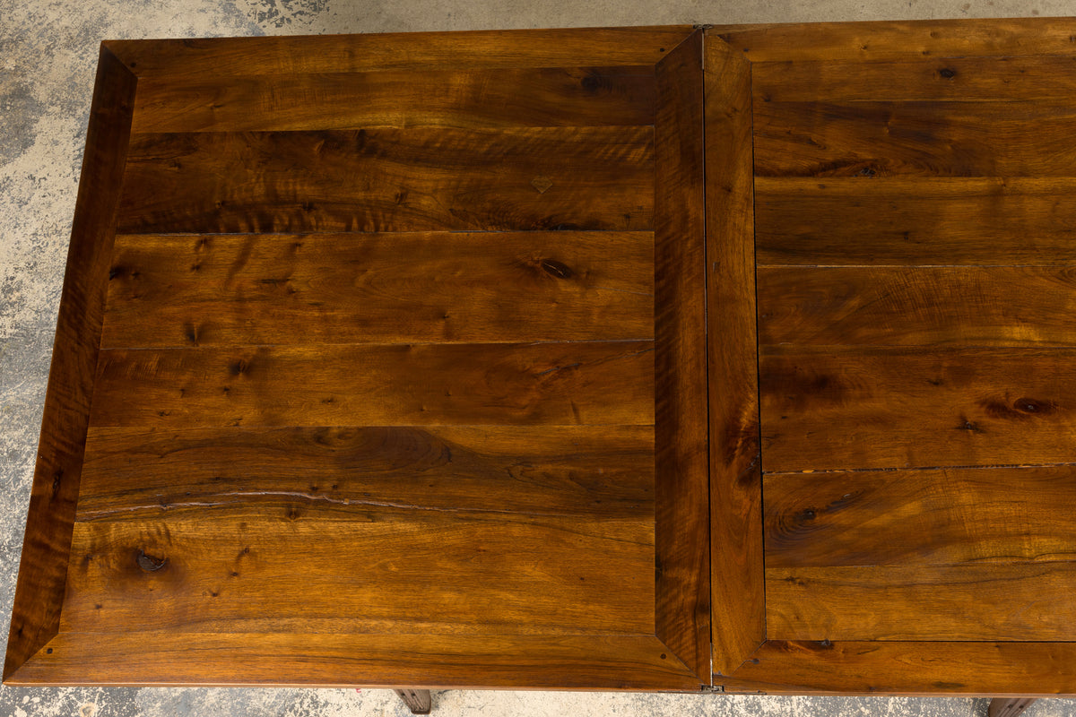 19th Century French Neoclassical Louis XVI Walnut Extendable Dining Table