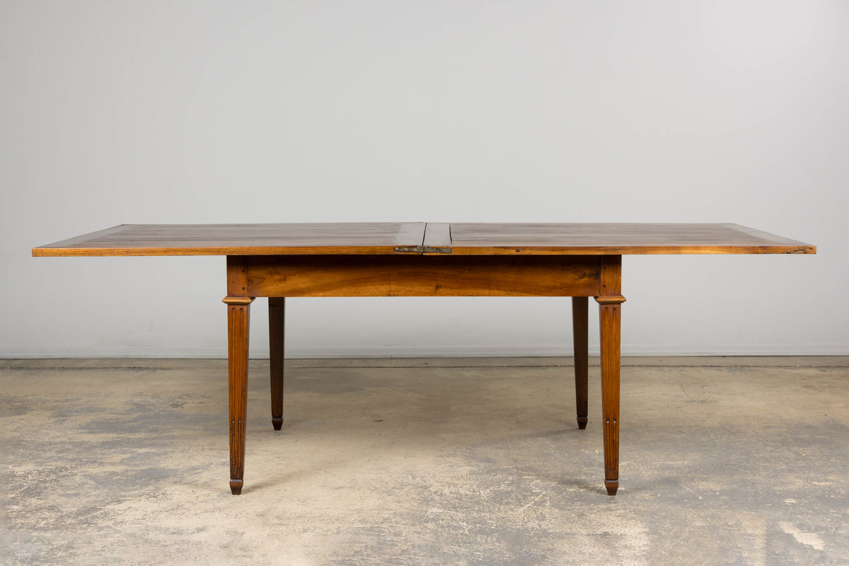 19th Century French Neoclassical Louis XVI Walnut Extendable Dining Table