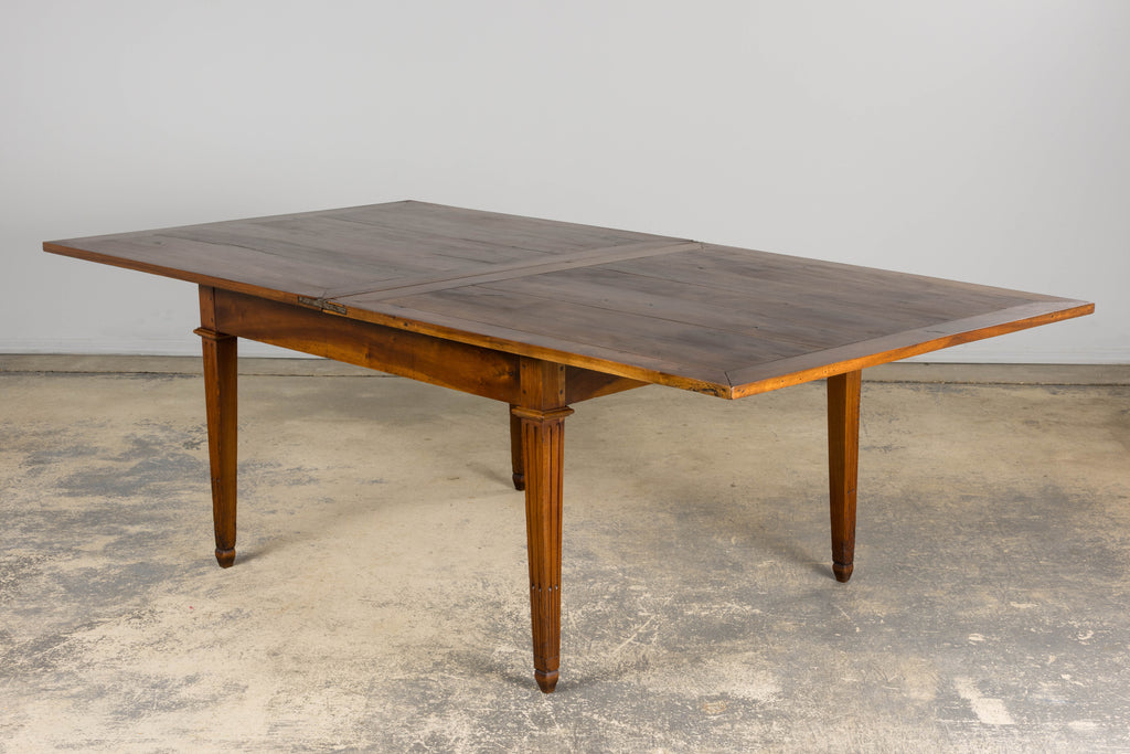 19th Century French Neoclassical Louis XVI Walnut Extendable Dining Table