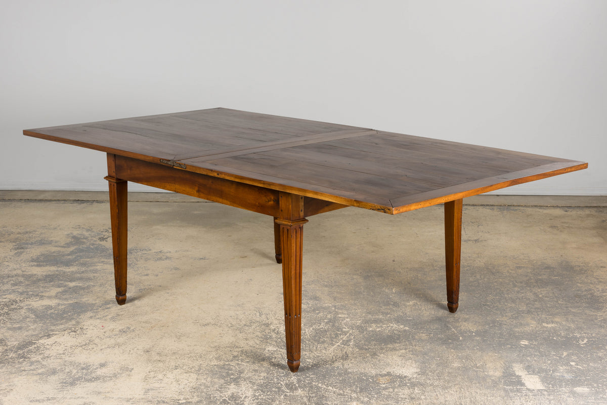 19th Century French Neoclassical Louis XVI Walnut Extendable Dining Table