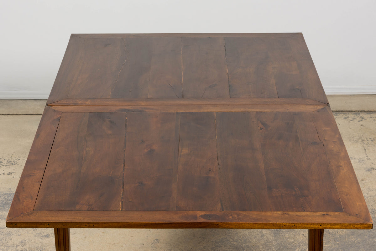 19th Century French Neoclassical Louis XVI Walnut Extendable Dining Table