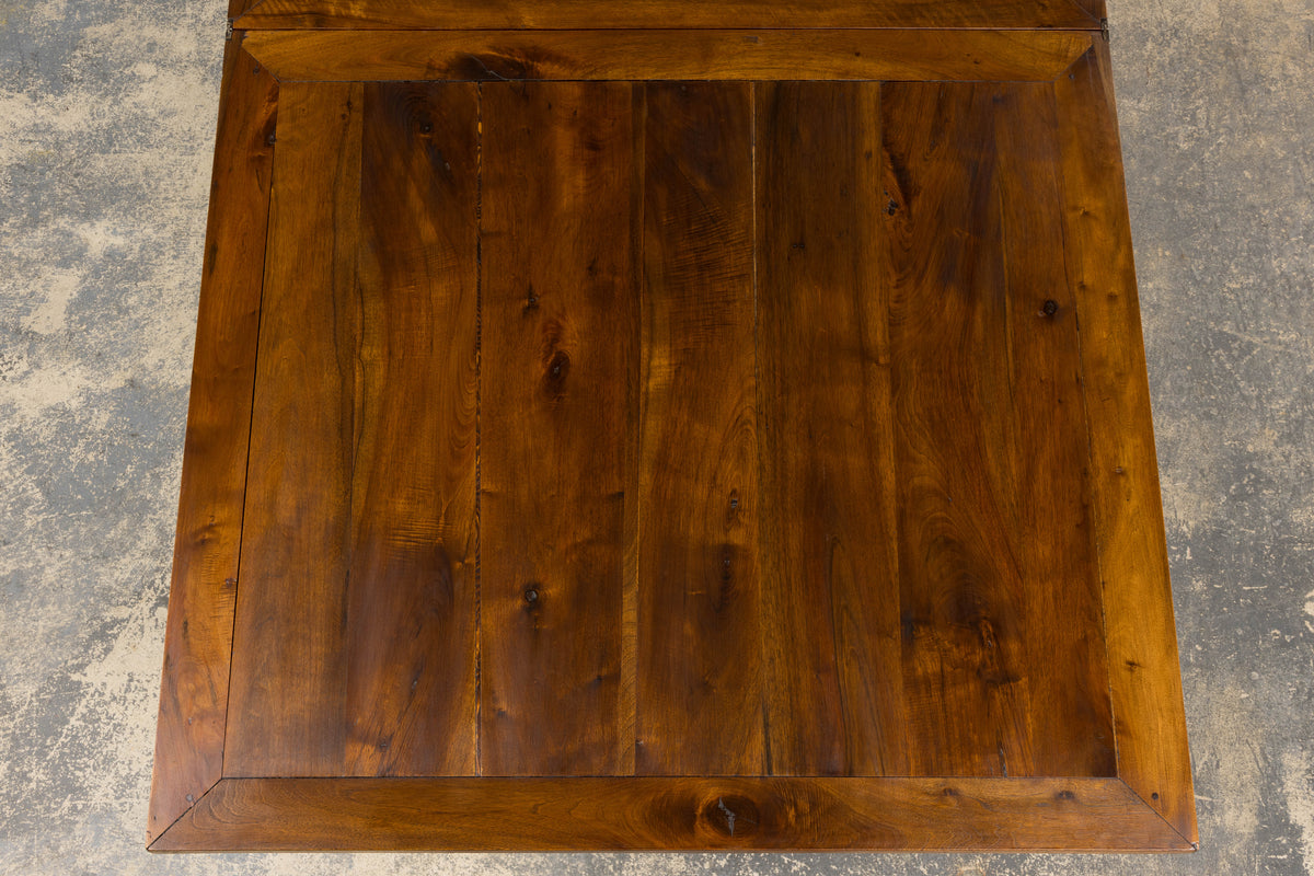 19th Century French Neoclassical Louis XVI Walnut Extendable Dining Table
