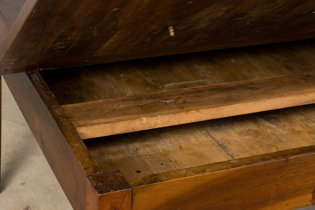 19th Century French Neoclassical Louis XVI Walnut Extendable Dining Table