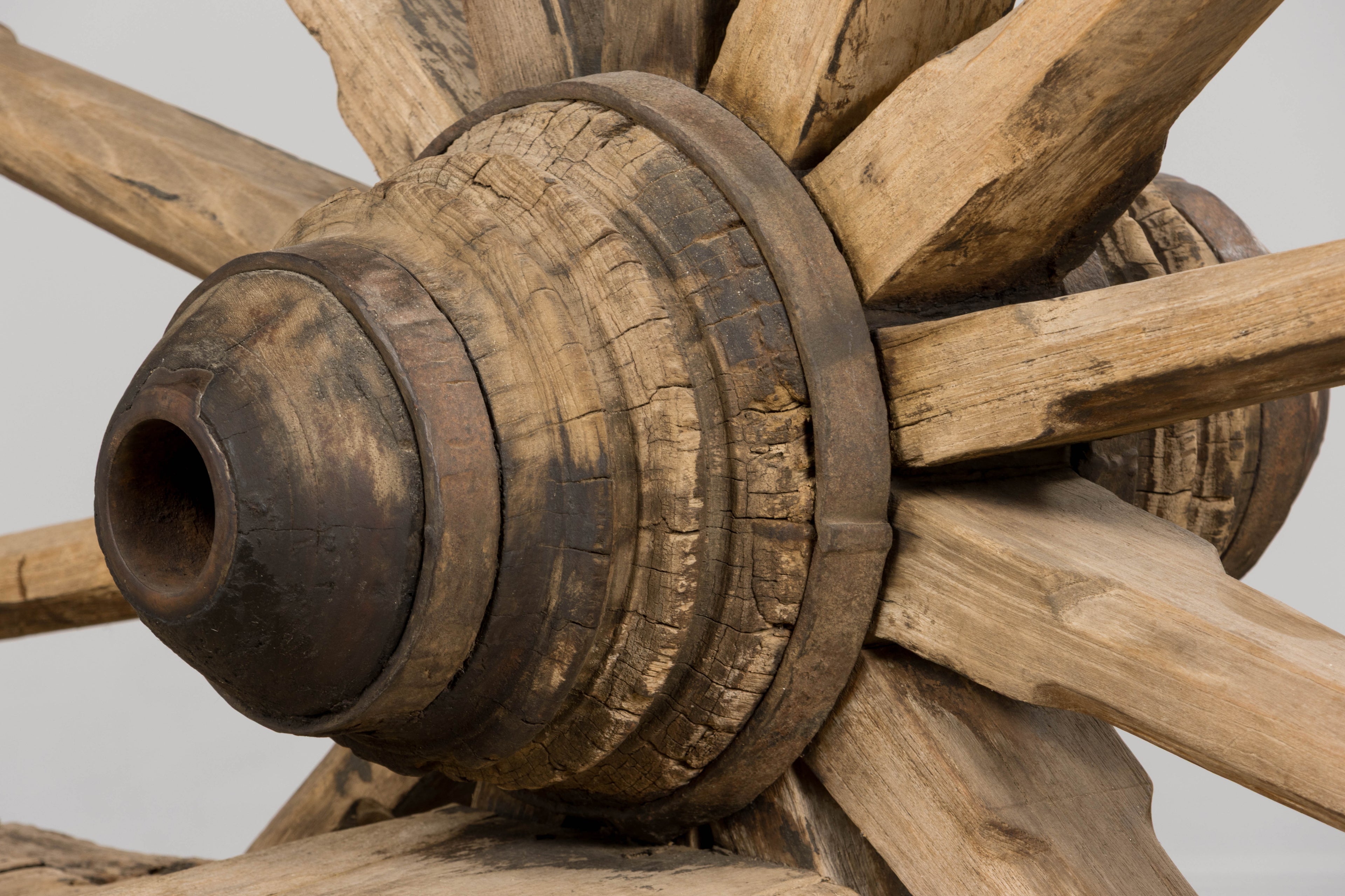 Early 19th Century Country French Farmhouse Oak Outdoor Wagon Wheel Bench