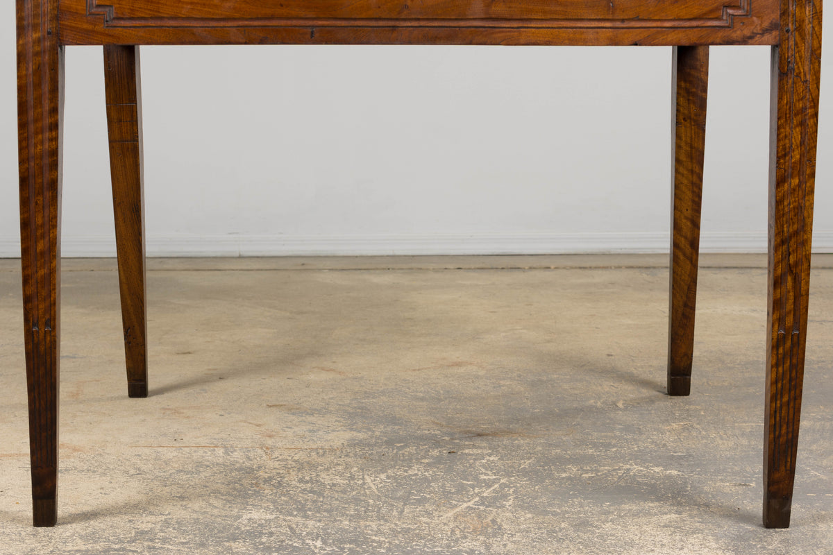 19th Century French Neoclassical Louis XVI Walnut Extending Dining Table