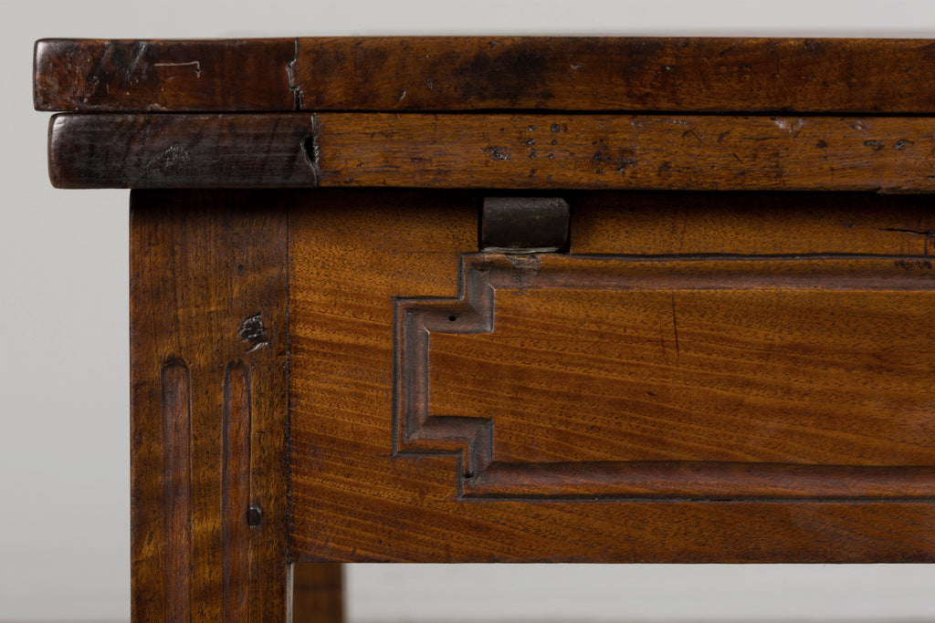 19th Century French Neoclassical Louis XVI Walnut Extending Dining Table