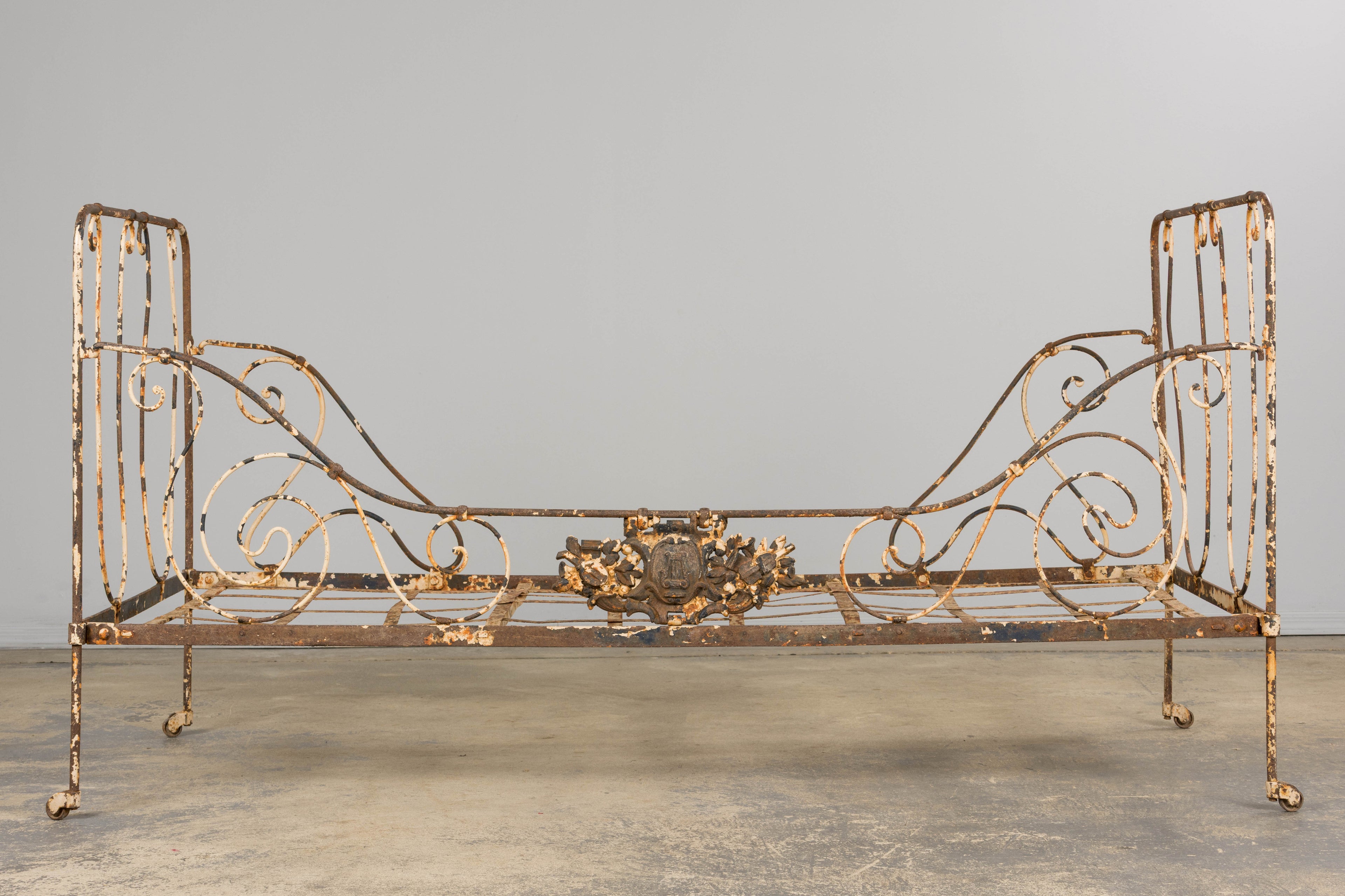 19th Century French Napoleon III Wrought Iron Painted Outdoor Daybed