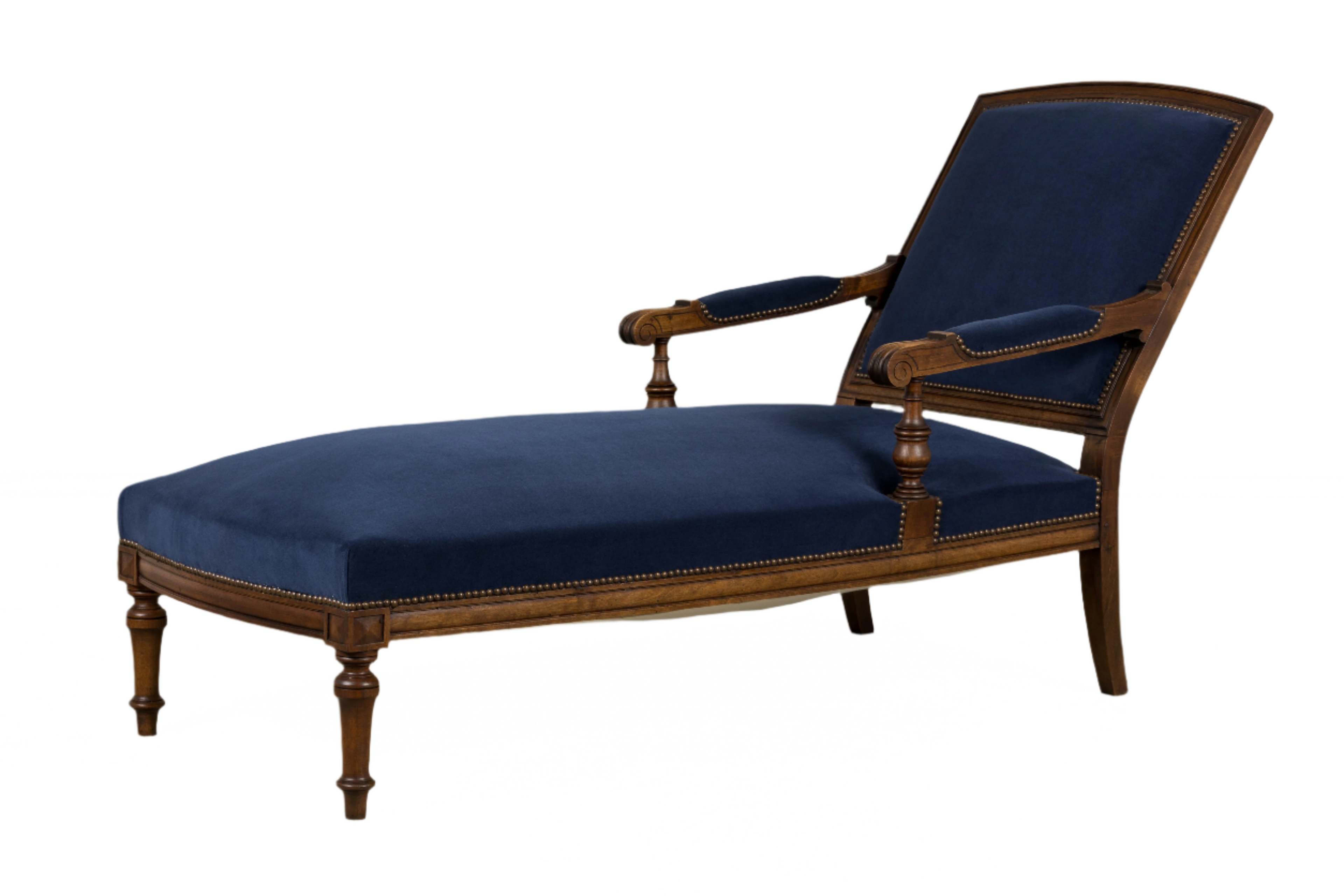 19th Century French Napoleon III Walnut Chaise Lounge in Blue Velvet