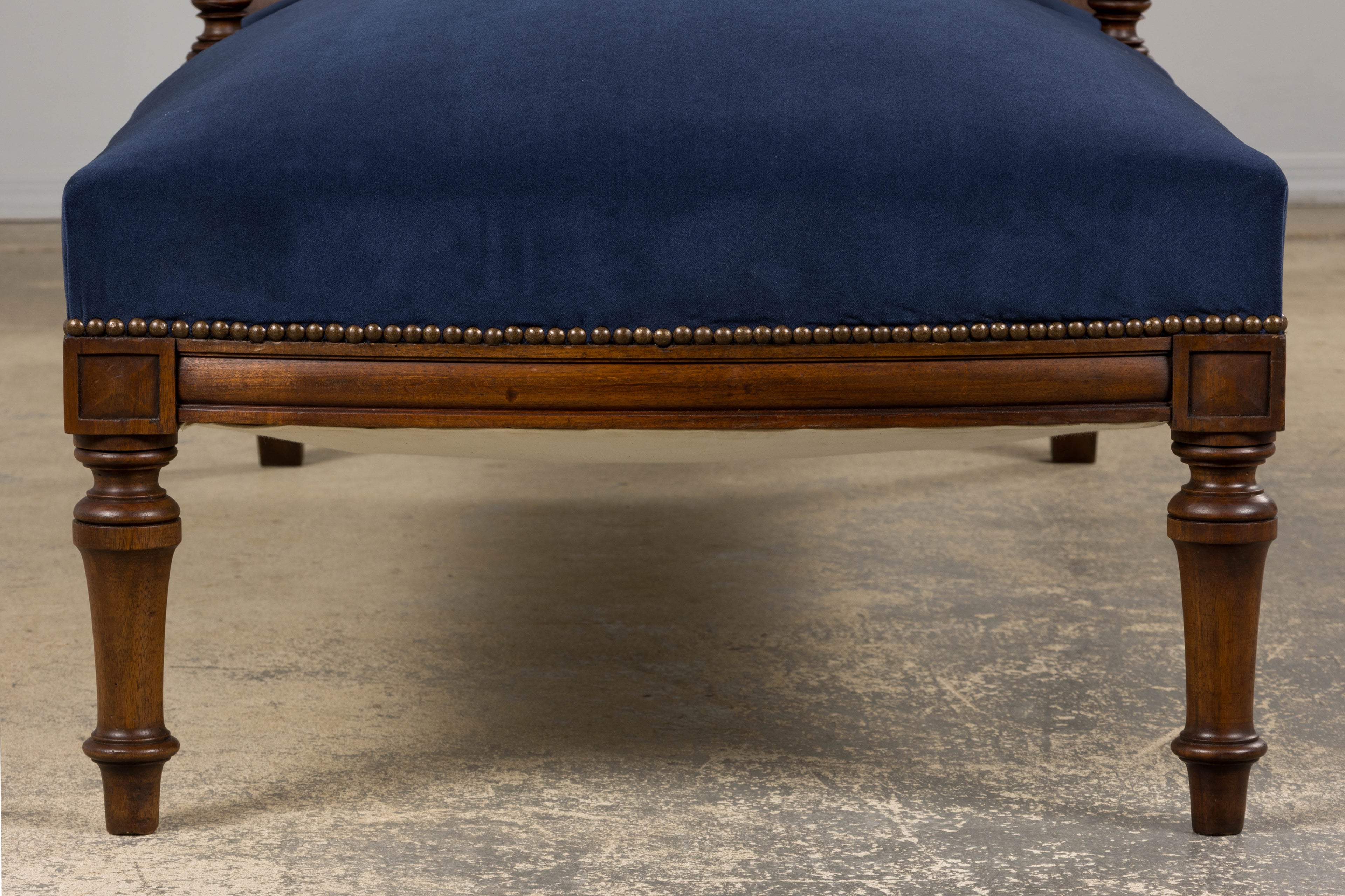 19th Century French Napoleon III Walnut Chaise Lounge in Blue Velvet