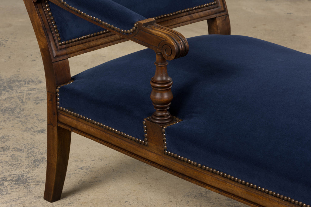 19th Century French Napoleon III Walnut Chaise Lounge in Blue Velvet
