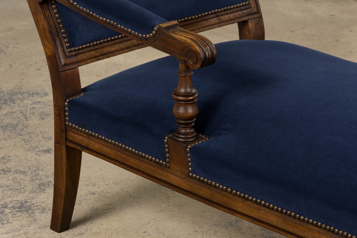 19th Century French Napoleon III Walnut Chaise Lounge in Blue Velvet