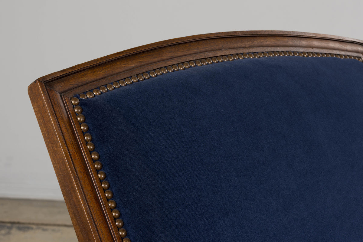 19th Century French Napoleon III Walnut Chaise Lounge in Blue Velvet