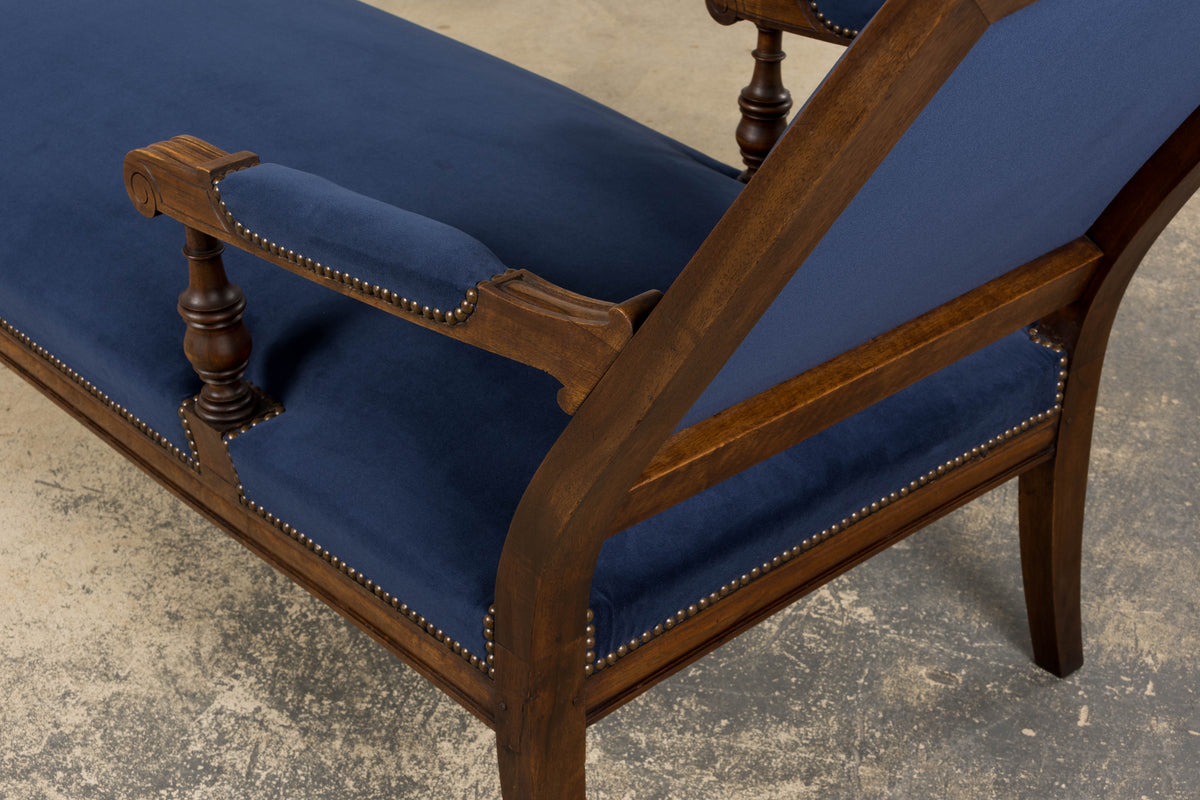 19th Century French Napoleon III Walnut Chaise Lounge in Blue Velvet