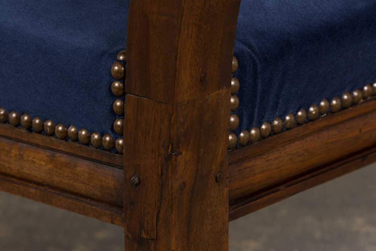19th Century French Napoleon III Walnut Chaise Lounge in Blue Velvet