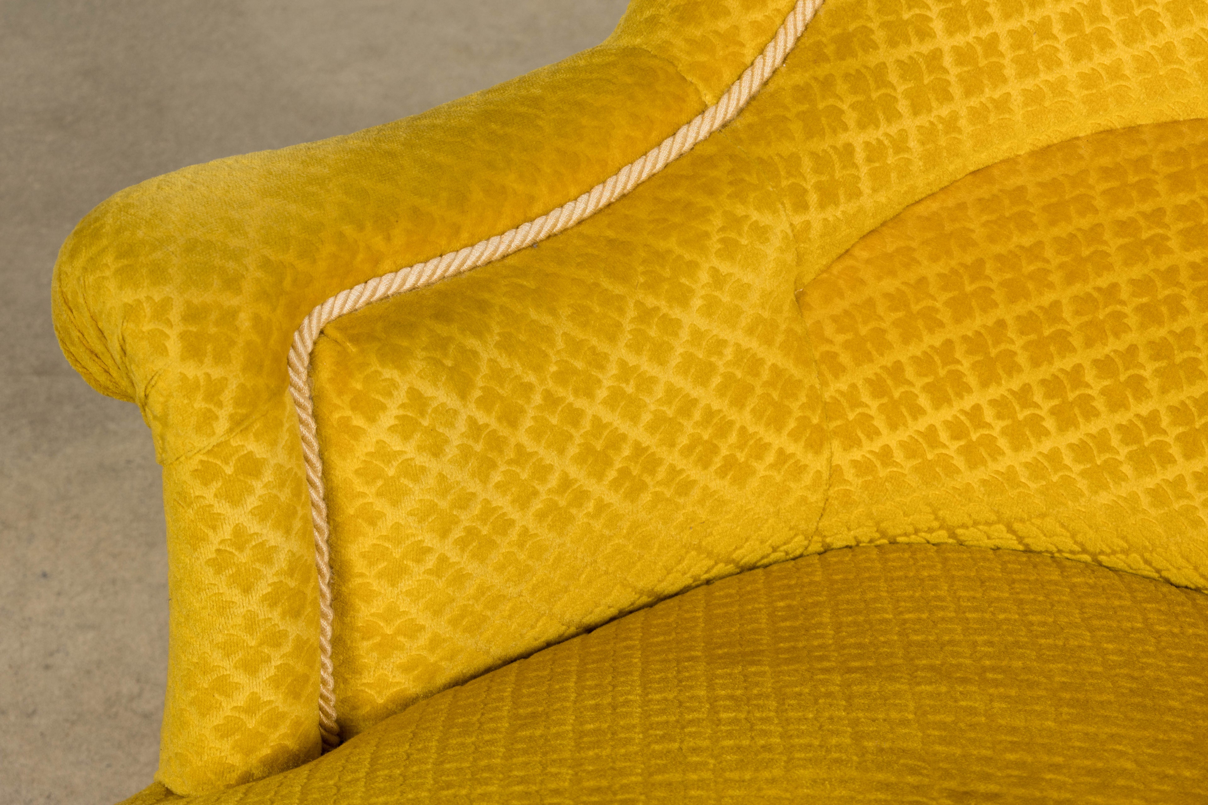 19th Century French Napoleon III Chaise Lounge in Golden Yellow Velvet