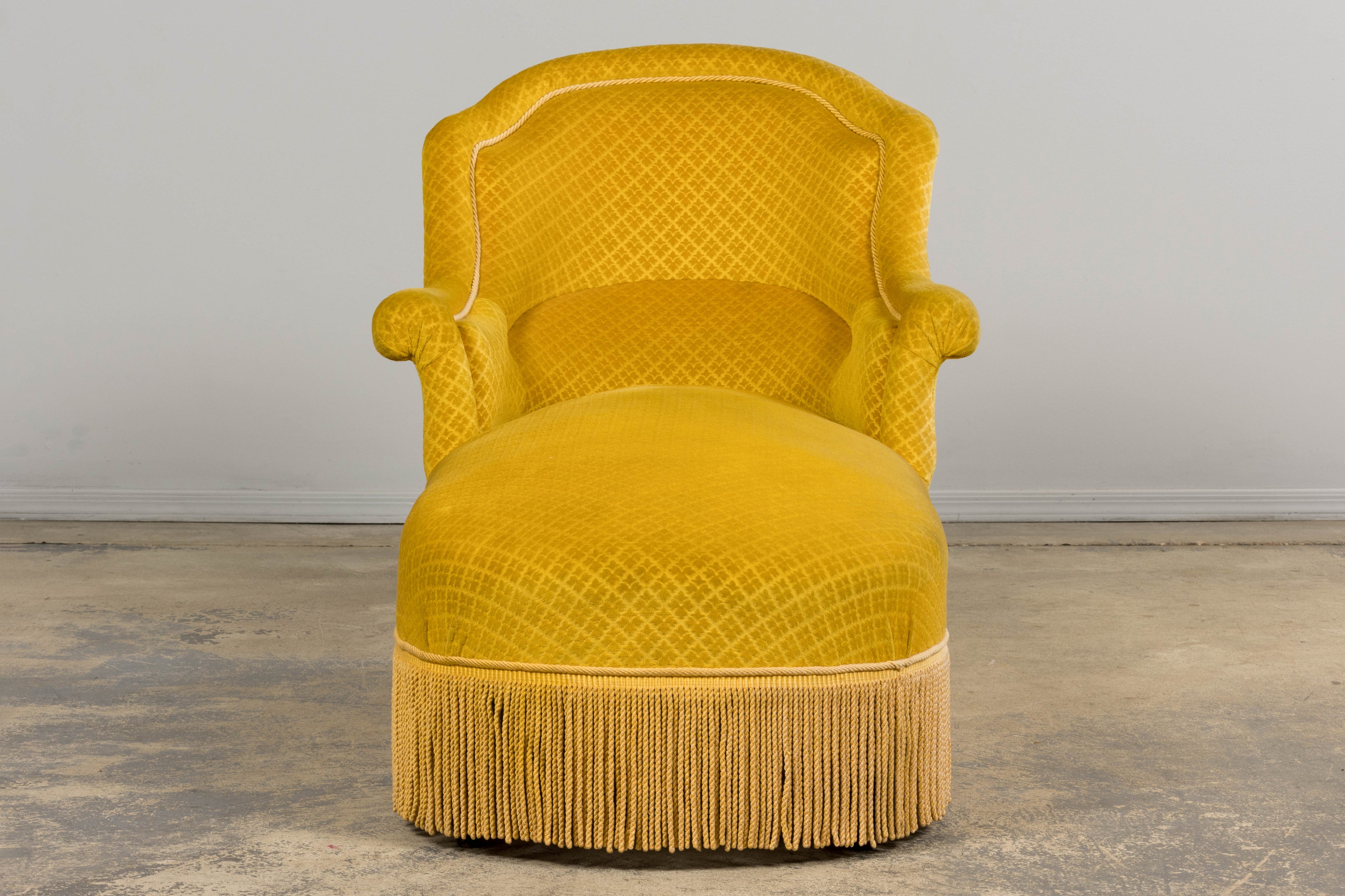19th Century French Napoleon III Chaise Lounge in Golden Yellow Velvet