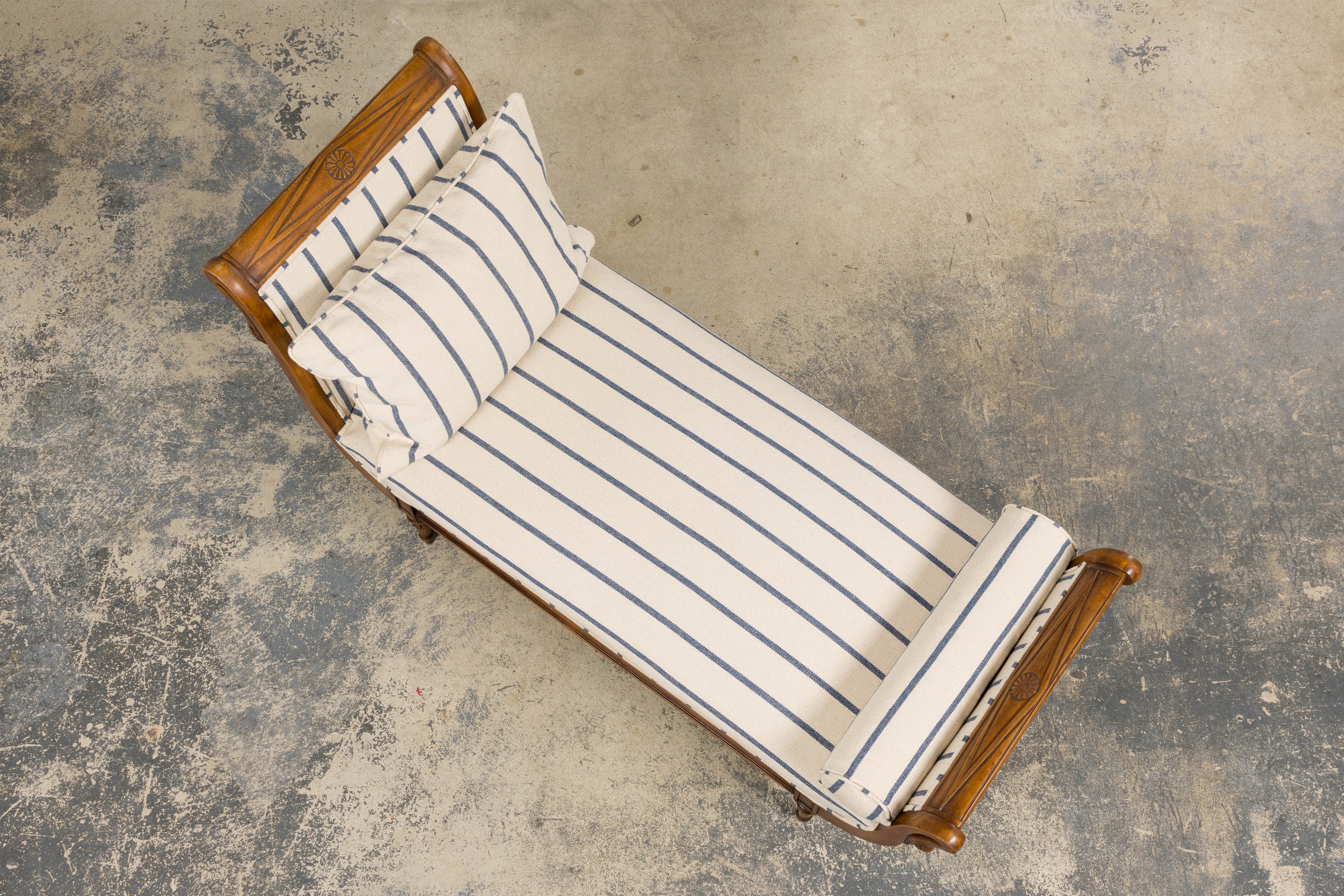 Early 19th Century French Empire Mahogany Recamier in Striped Jacquard