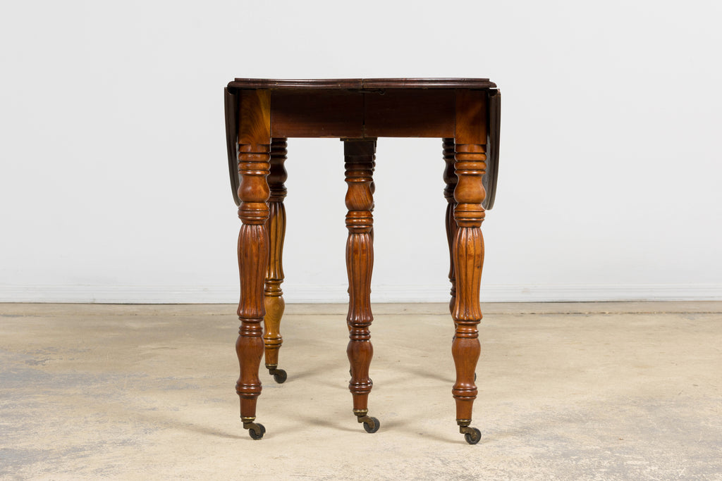 Antique English Victorian Drop-Leaf Dining Table in Mahogany, Late 19th Century