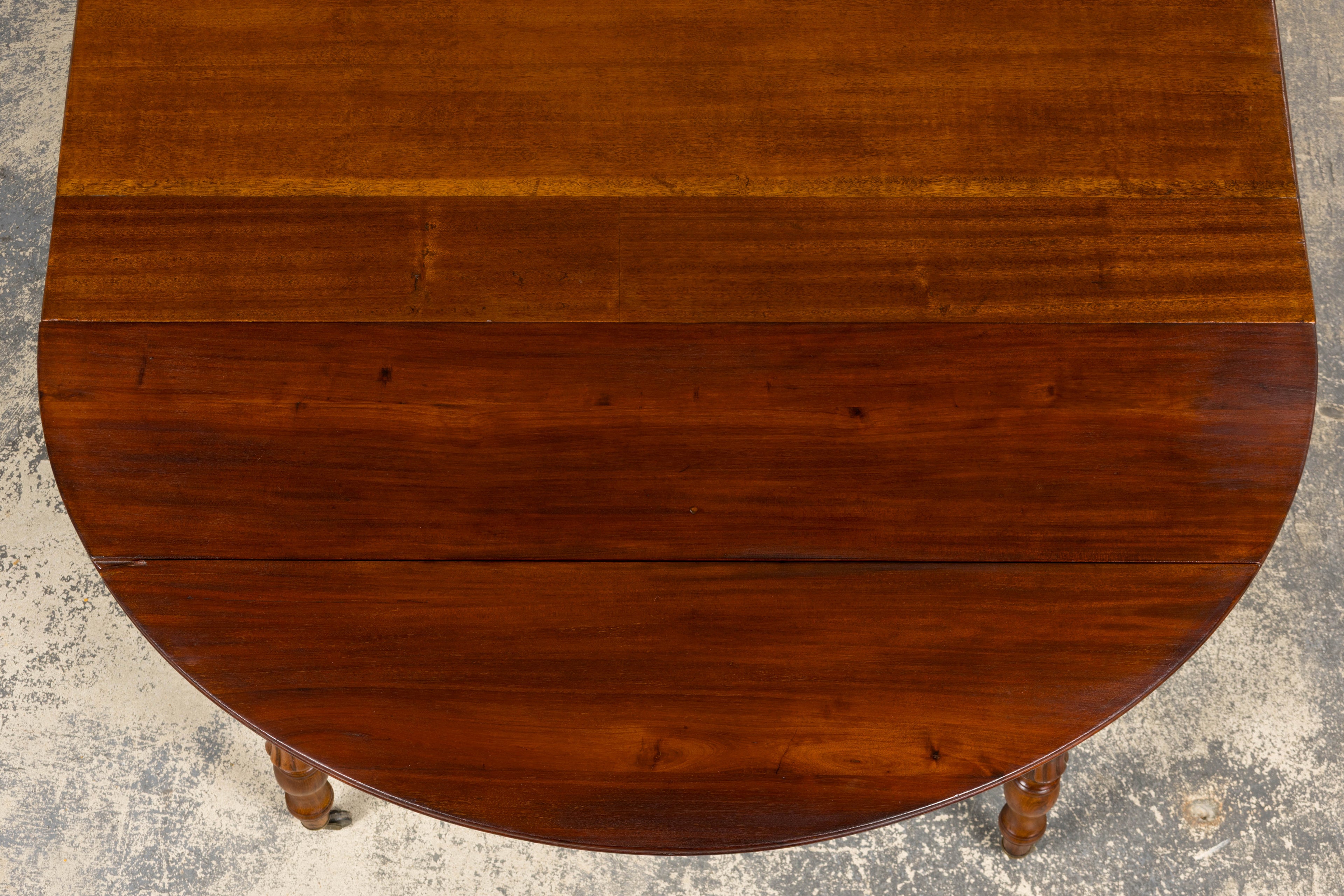 Antique English Victorian Drop-Leaf Dining Table in Mahogany, Late 19th Century