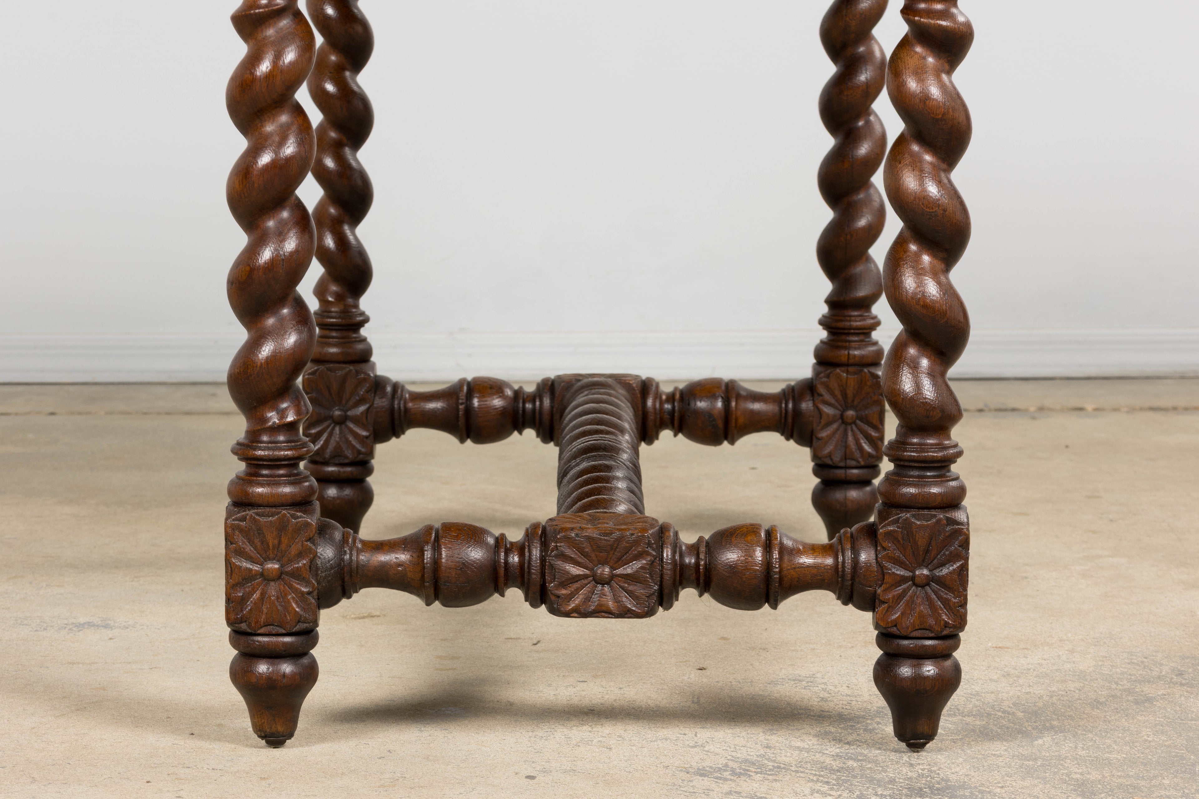 Antique French Louis XIII Style Oak Writing Table or Side Table, Late 19th Century