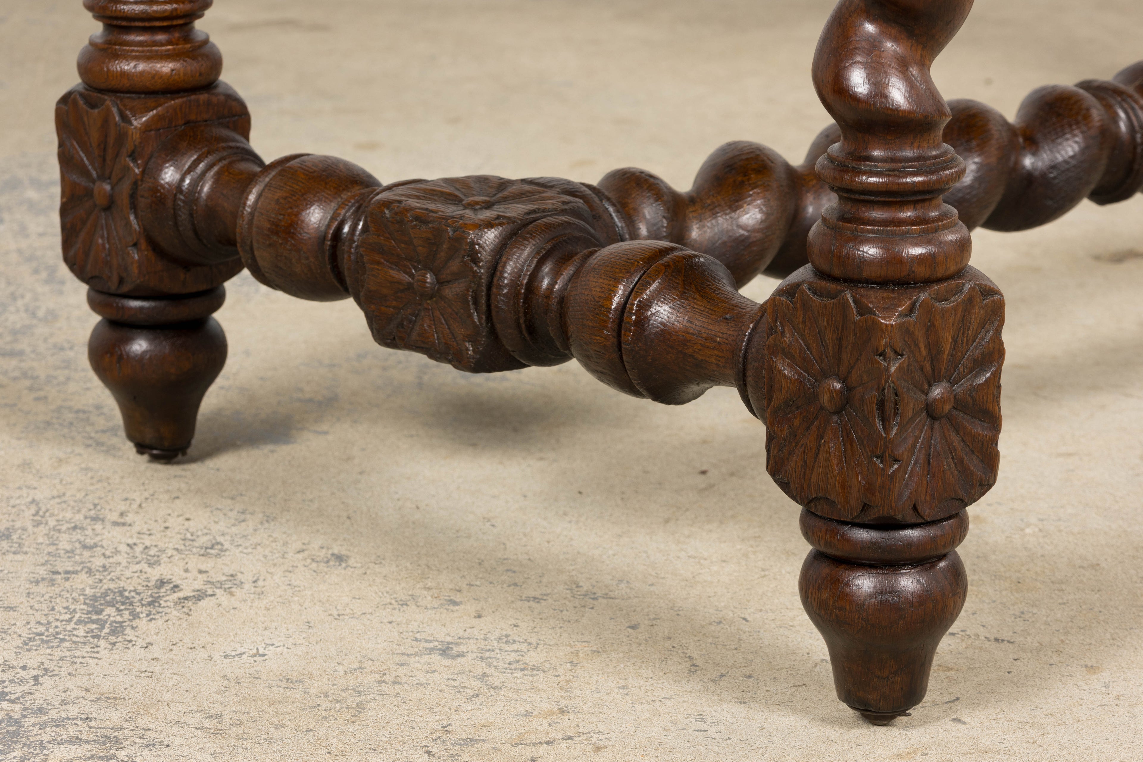 Antique French Louis XIII Style Oak Writing Table or Side Table, Late 19th Century