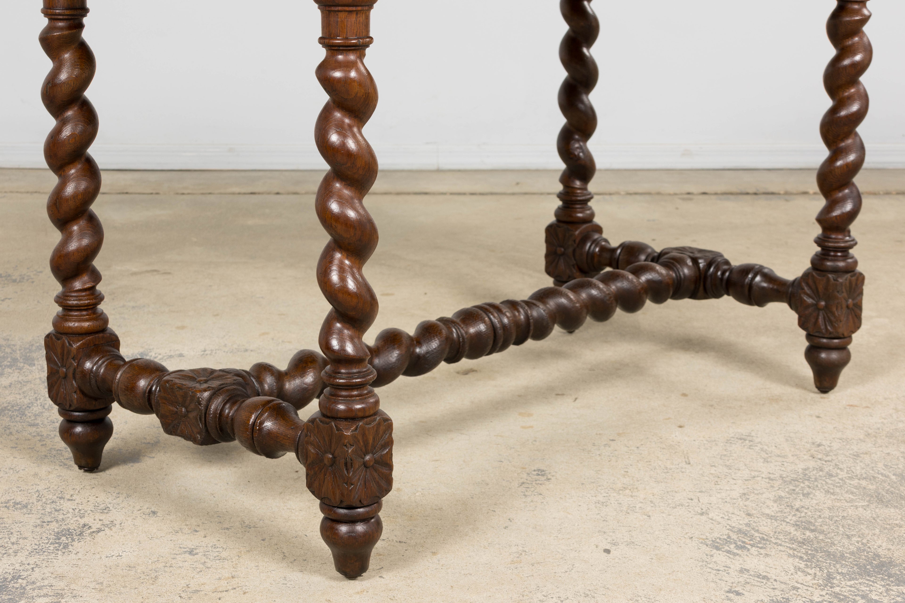 Antique French Louis XIII Style Oak Writing Table or Side Table, Late 19th Century