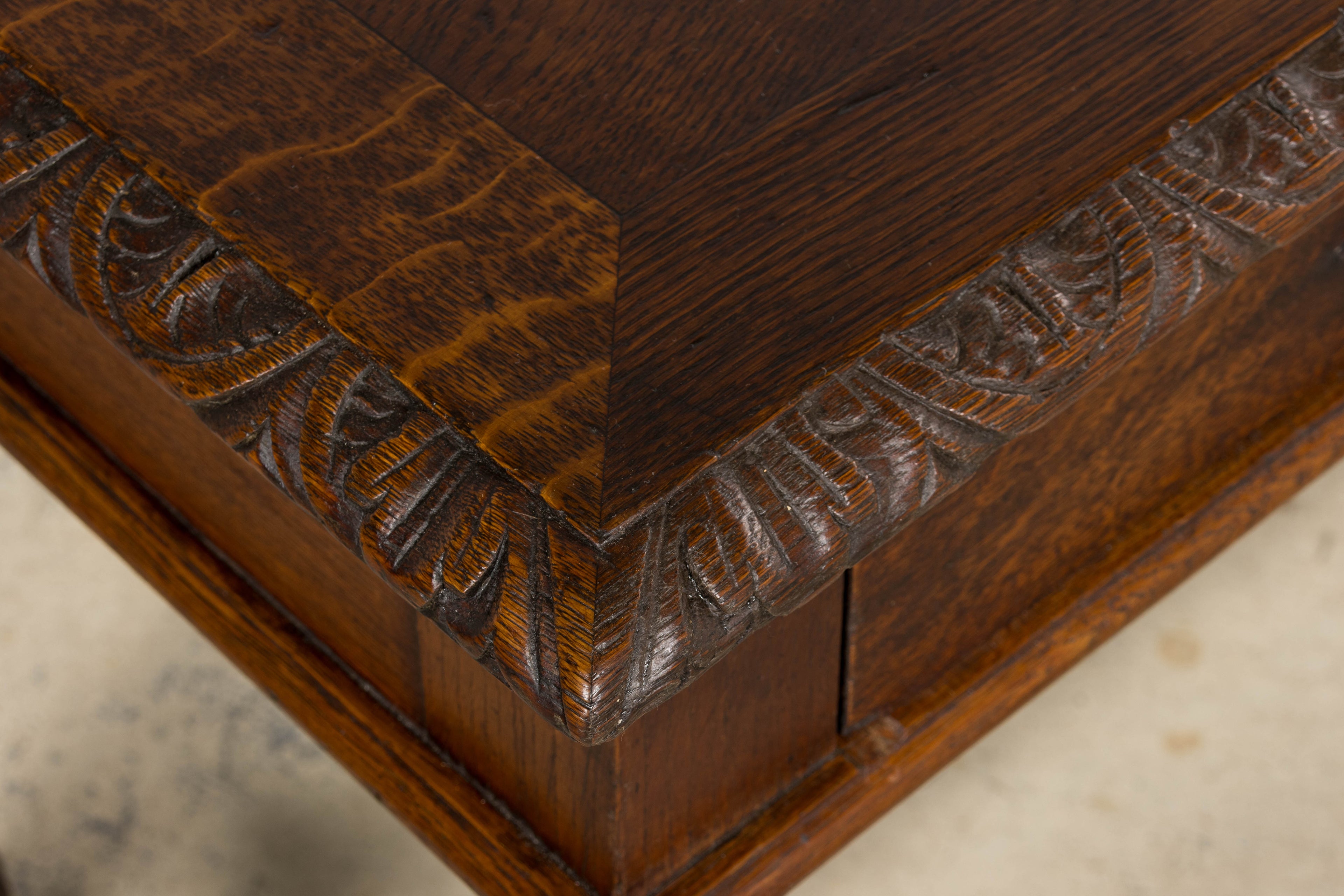 Antique French Louis XIII Style Oak Writing Table or Side Table, Late 19th Century